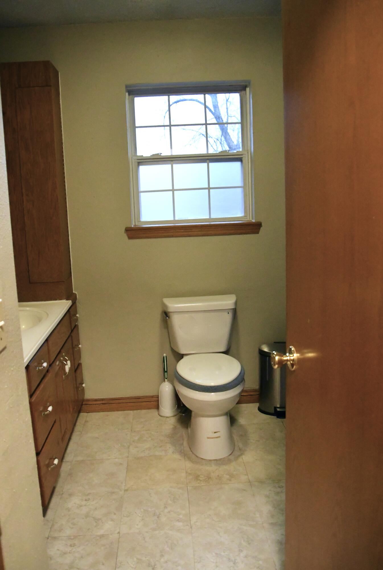 705 West Hughs Street Property Photo 12