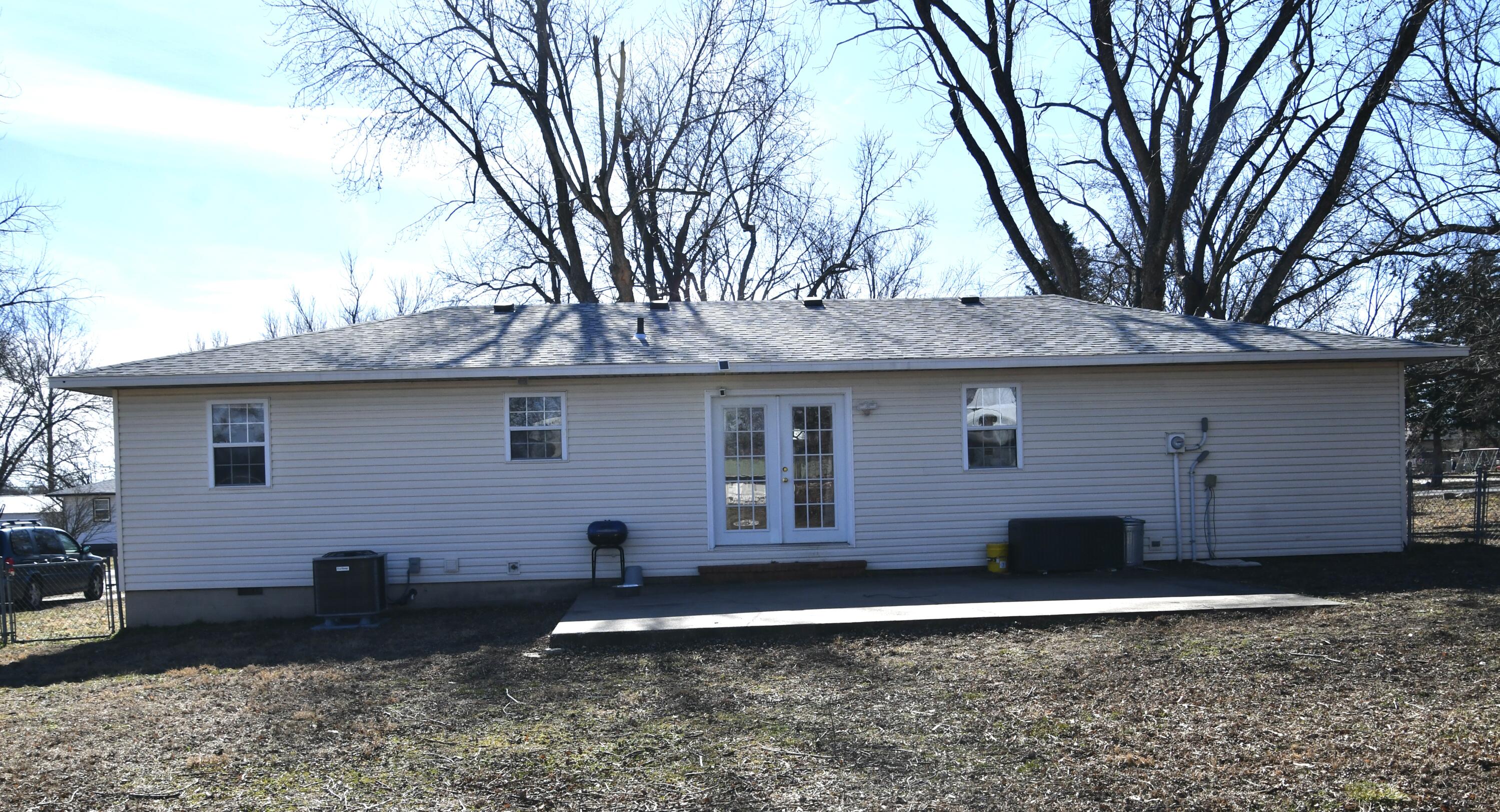 705 West Hughs Street Property Photo 19