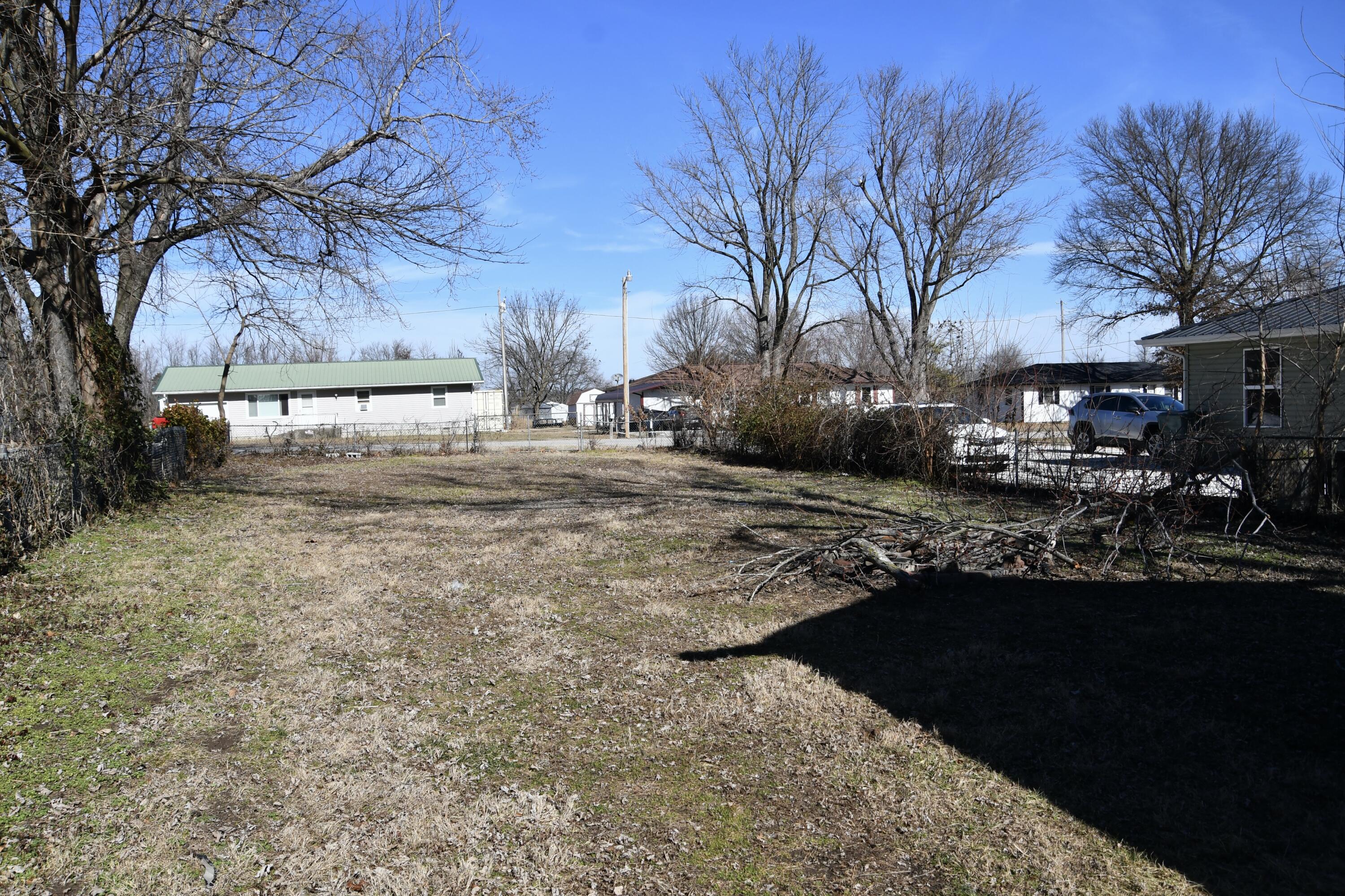 705 West Hughs Street Property Photo 20