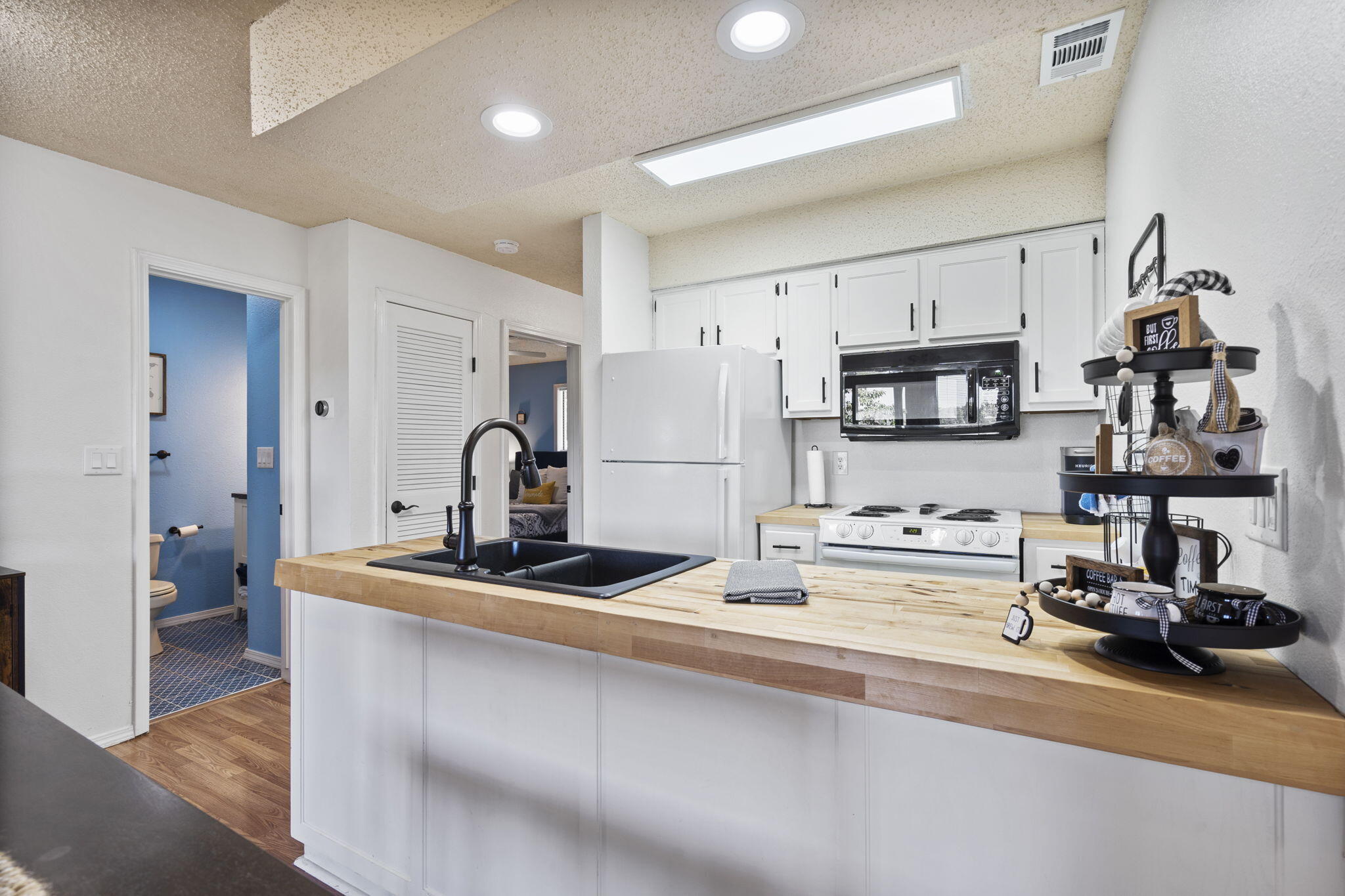 527 Notch Lane Property Photo 2