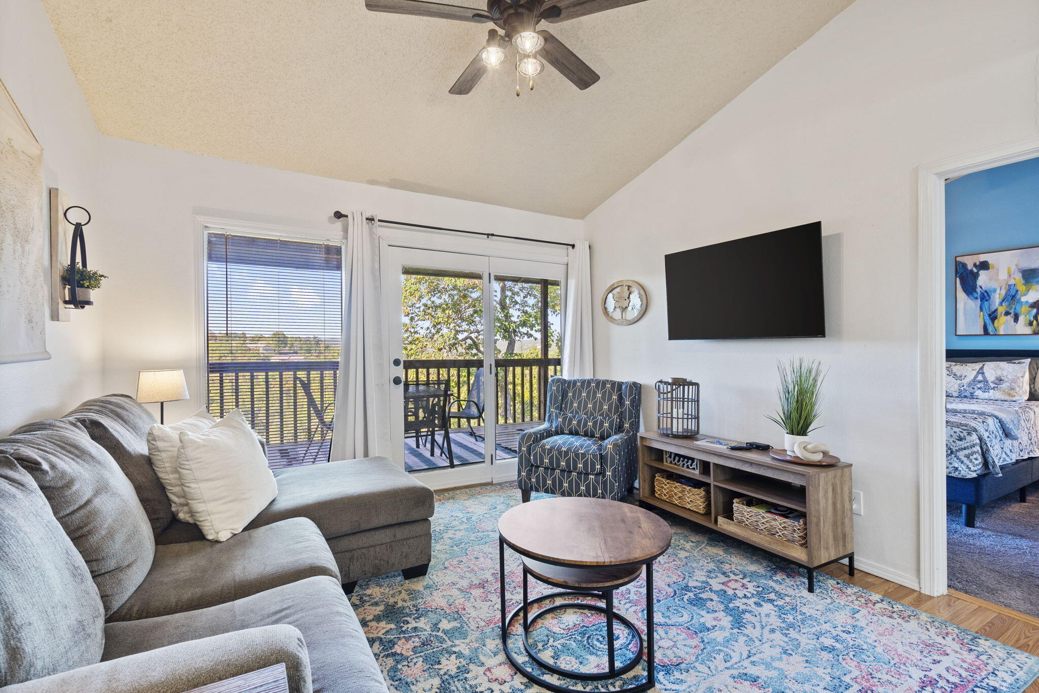 527 Notch Lane Property Photo 3