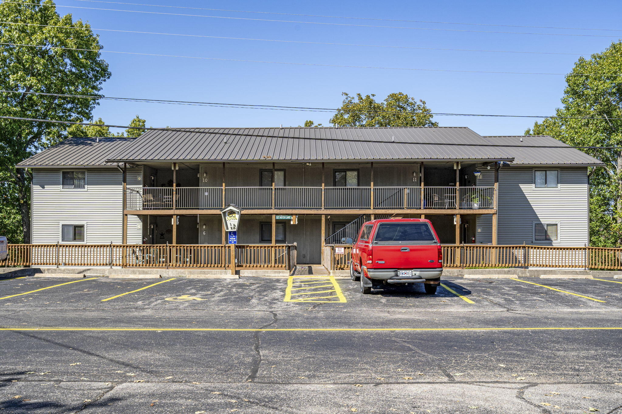 527 Notch Lane Property Photo 4