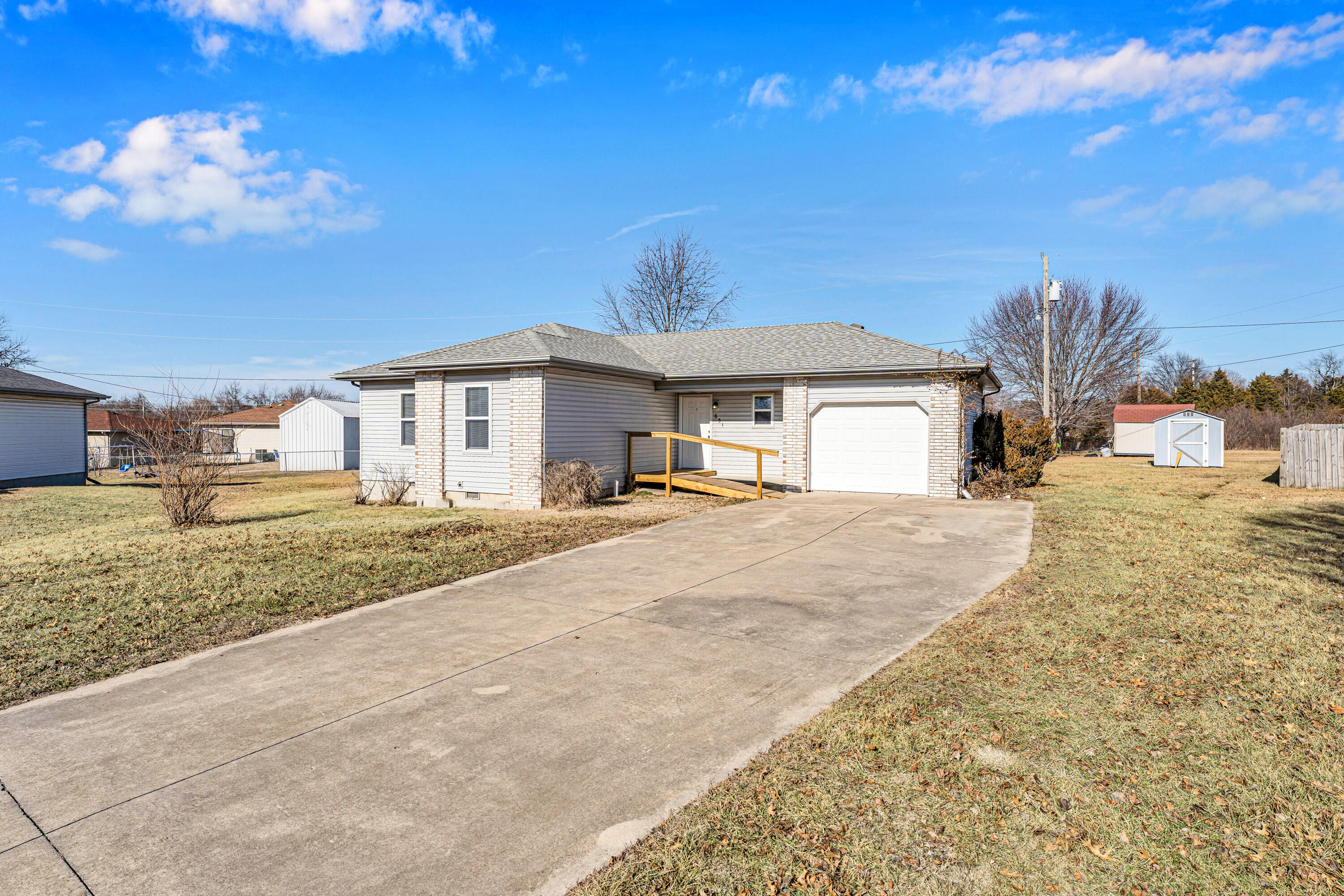 651 Travis Street Property Photo 1