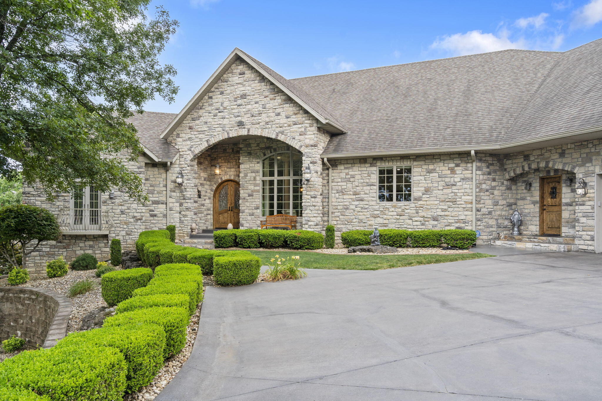 119 Silver Oak Way Property Photo 2