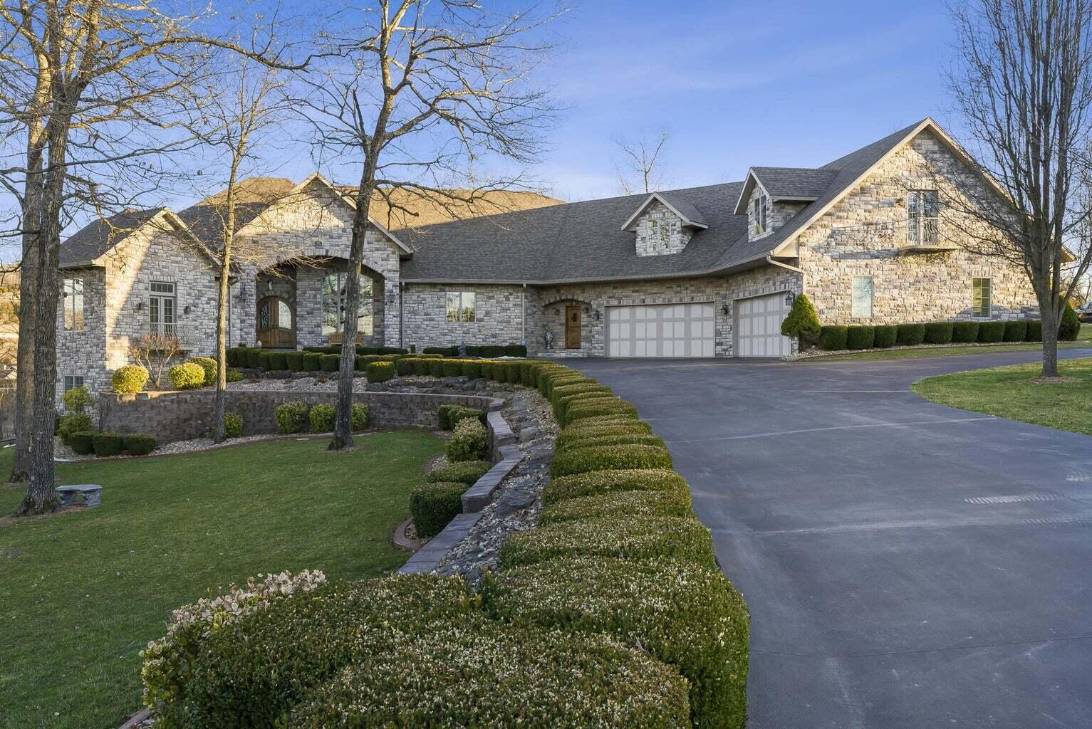 119 Silver Oak Way Property Photo 3