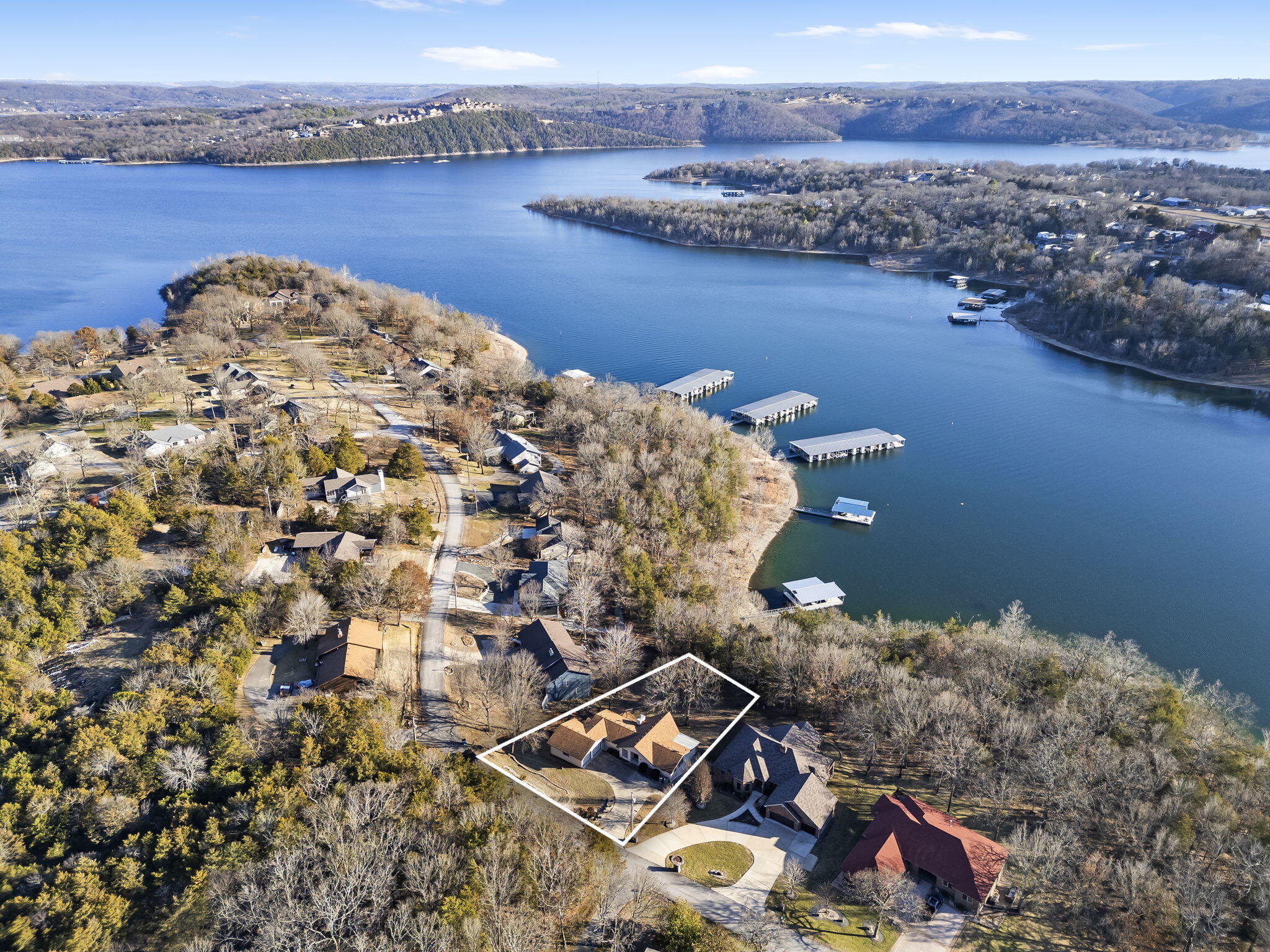 374 Lakefront Circle Property Photo 1