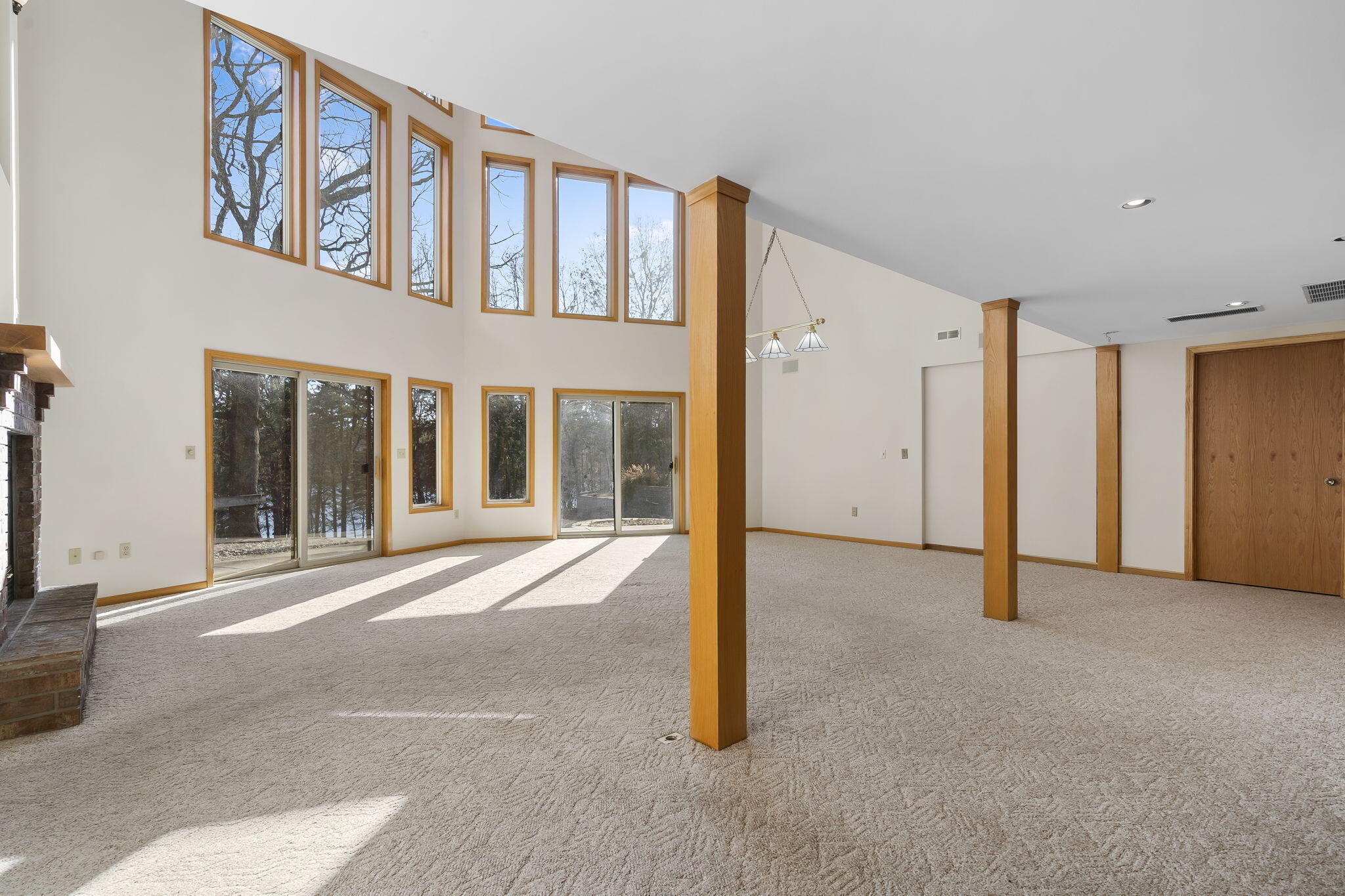 374 Lakefront Circle Property Photo 8