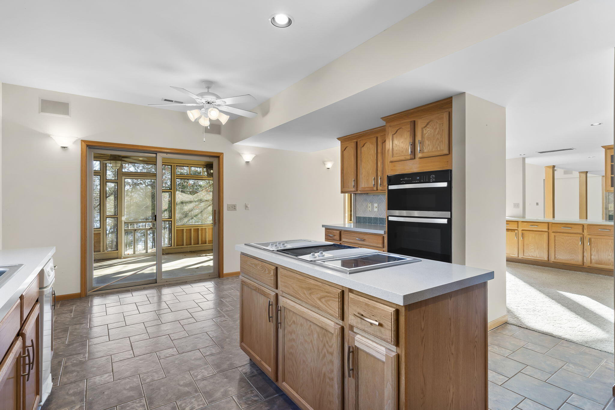 374 Lakefront Circle Property Photo 18