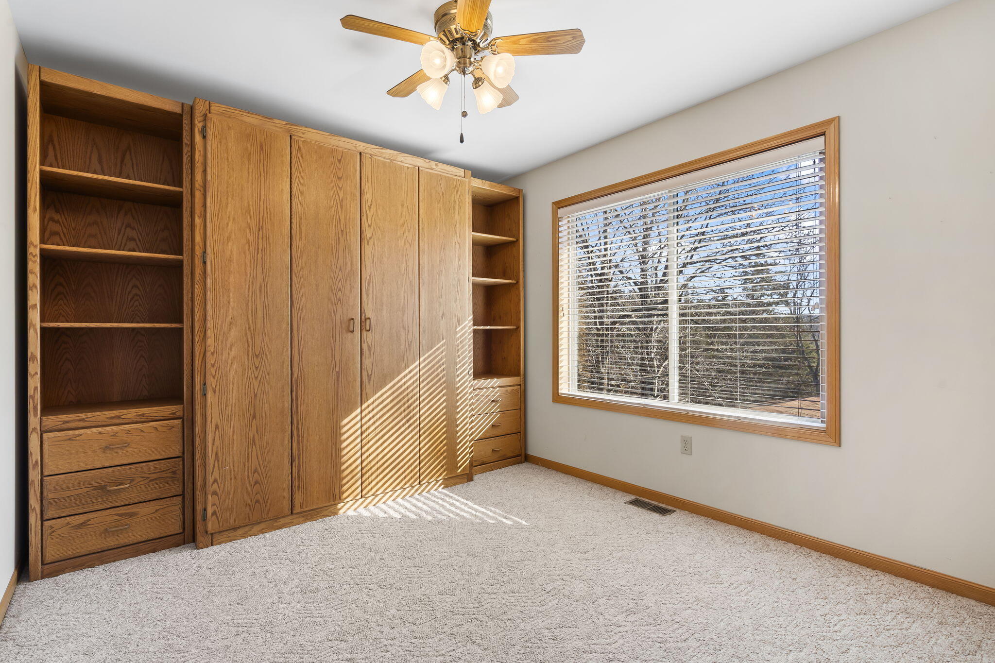 374 Lakefront Circle Property Photo 24