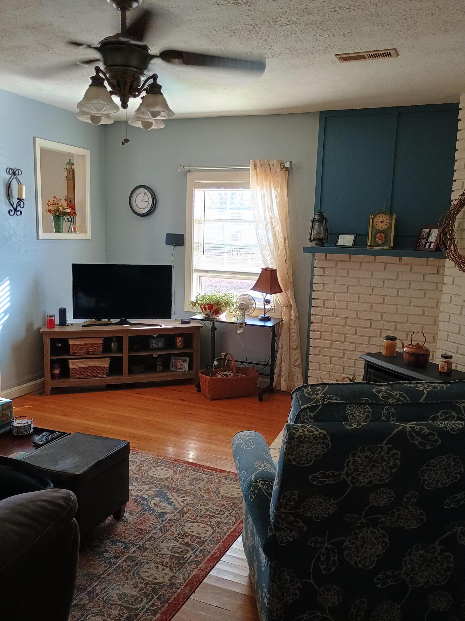 733 East Chestnut Street Property Photo 12