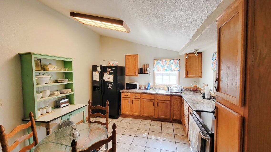 410 South Main Property Photo 6