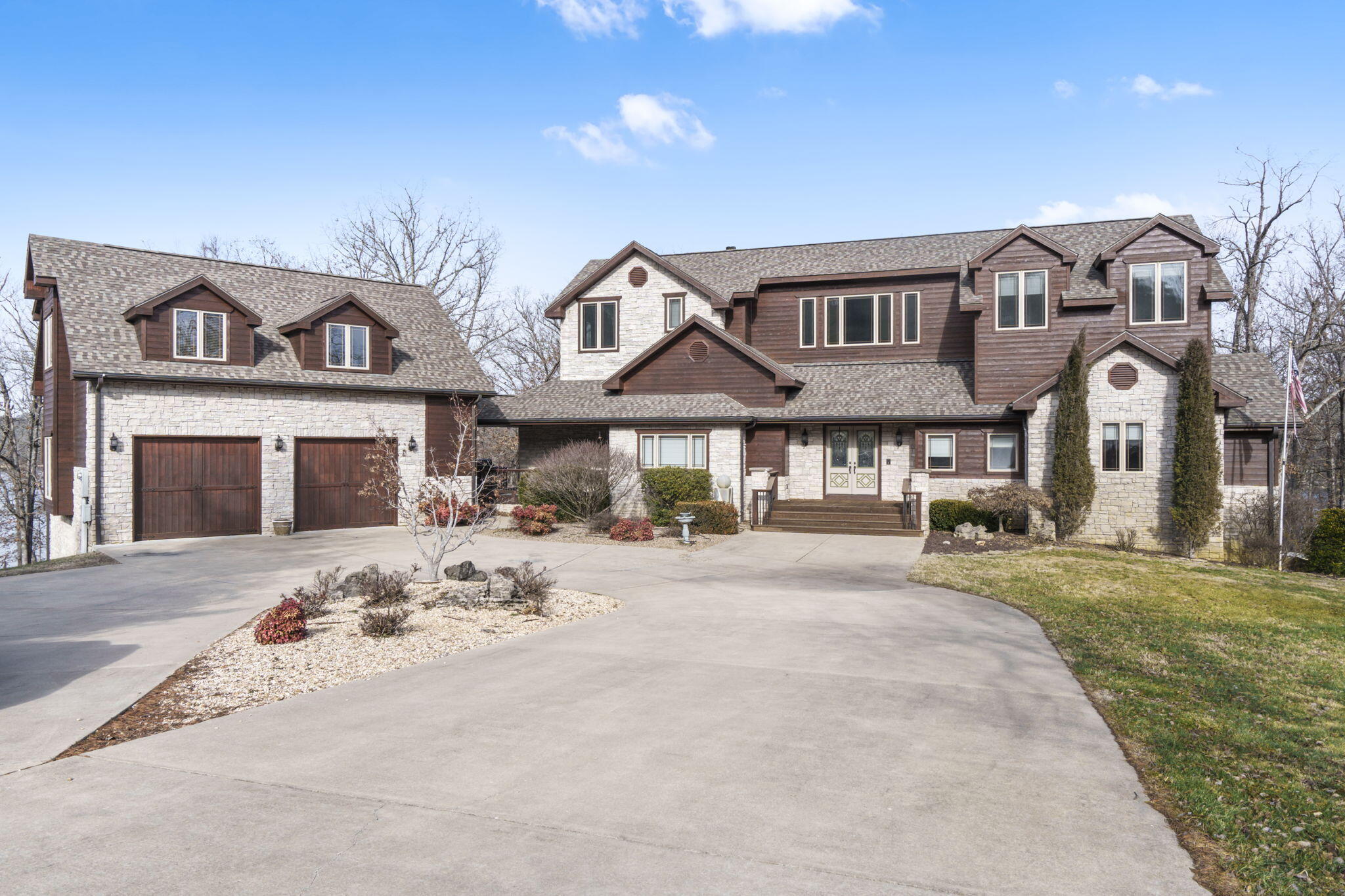 736 Splitrail Pass Property Photo 2