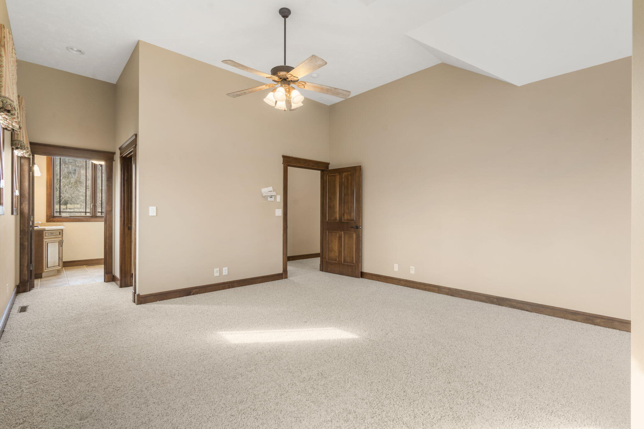 736 Splitrail Pass Property Photo 29