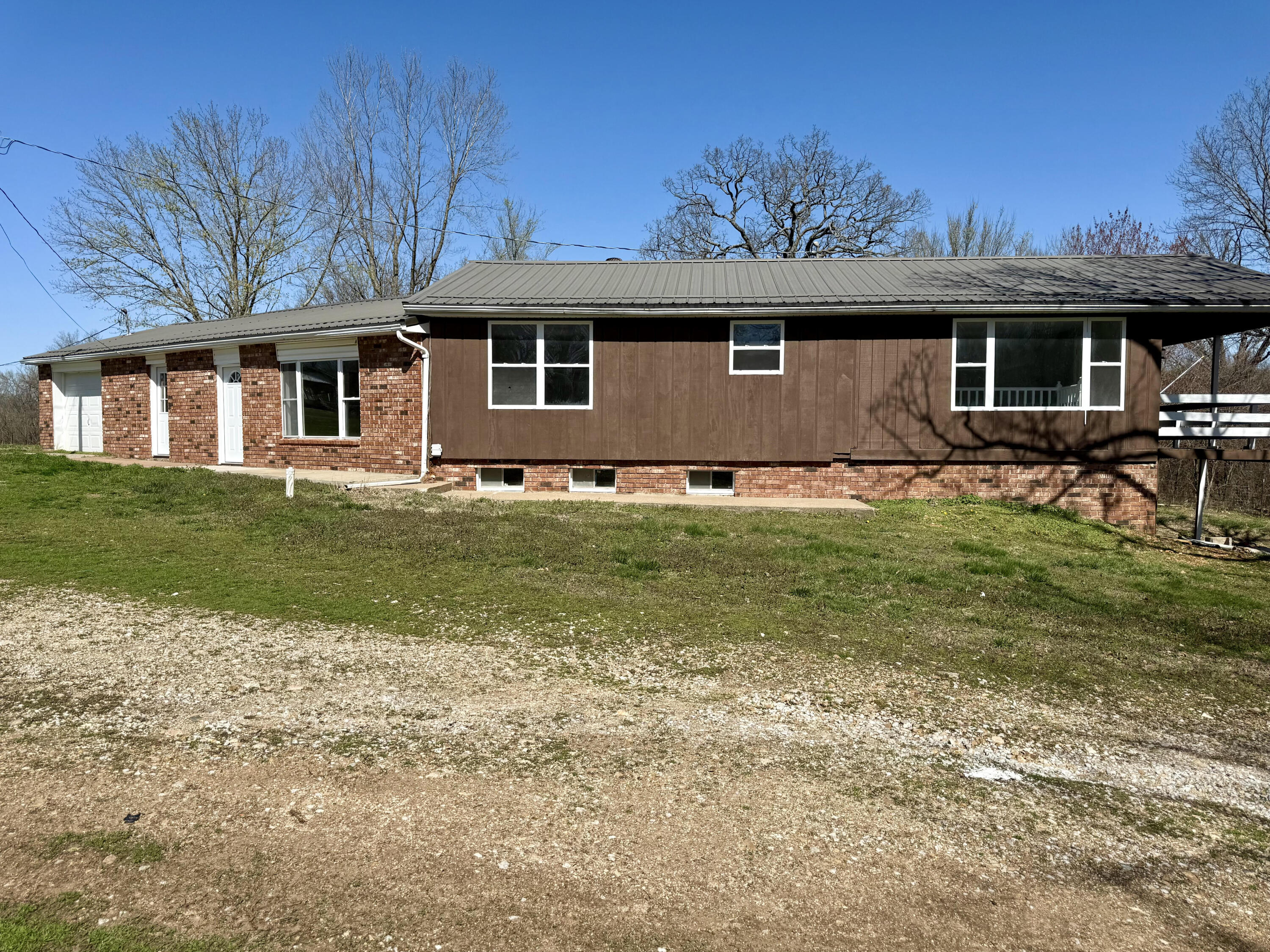 15851 Fox Lane Property Photo 2