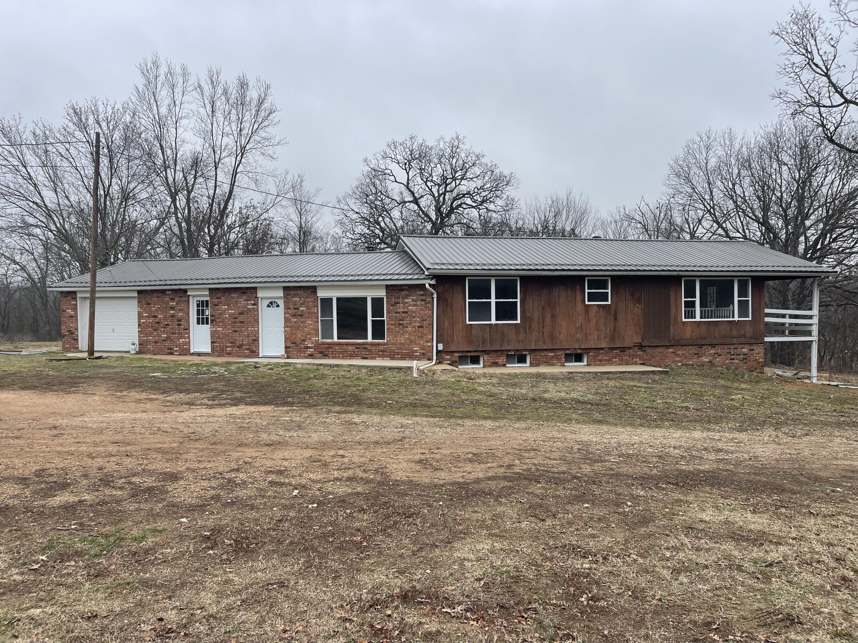 15851 Fox Lane Property Photo 3