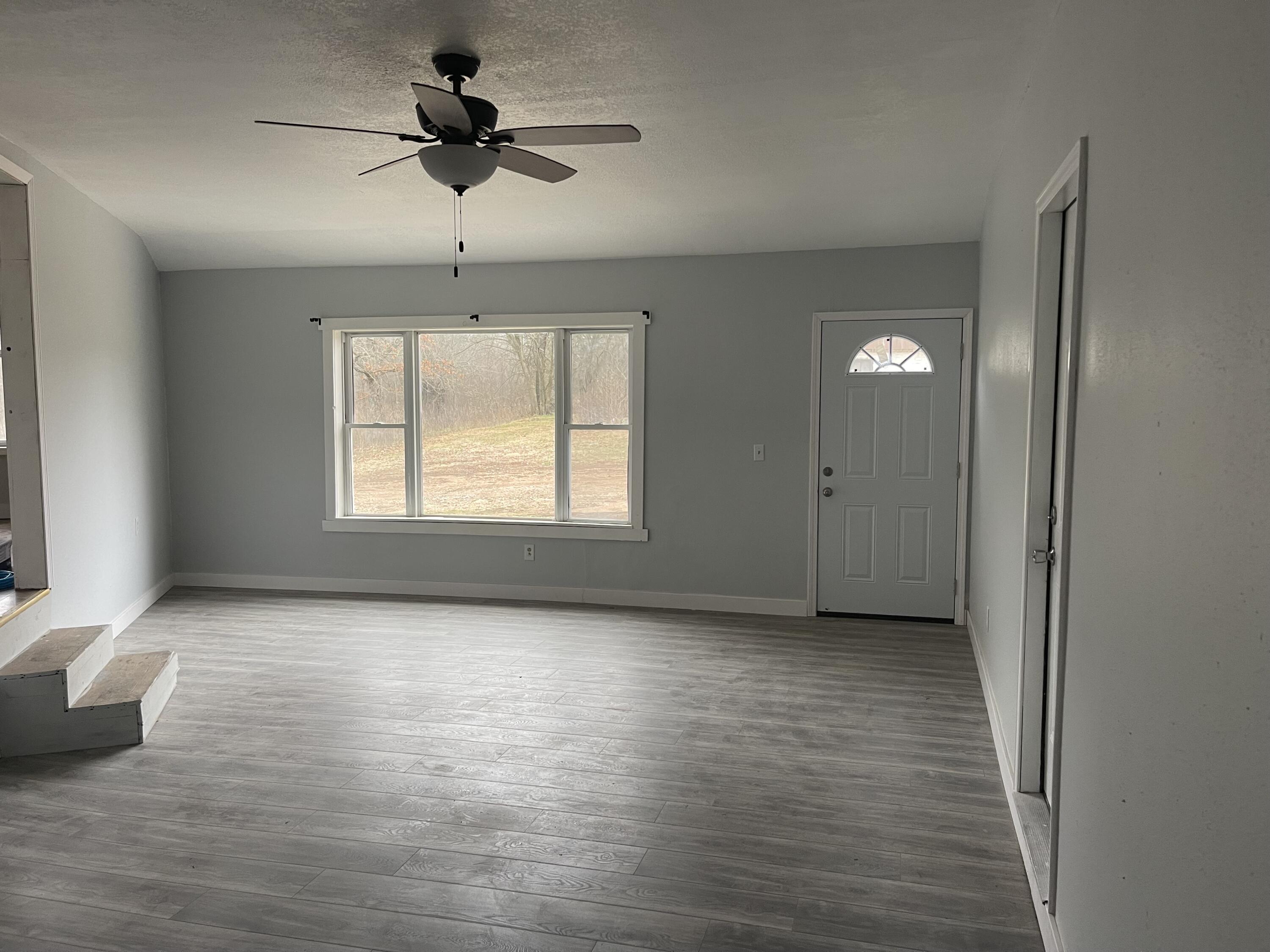 15851 Fox Lane Property Photo 5