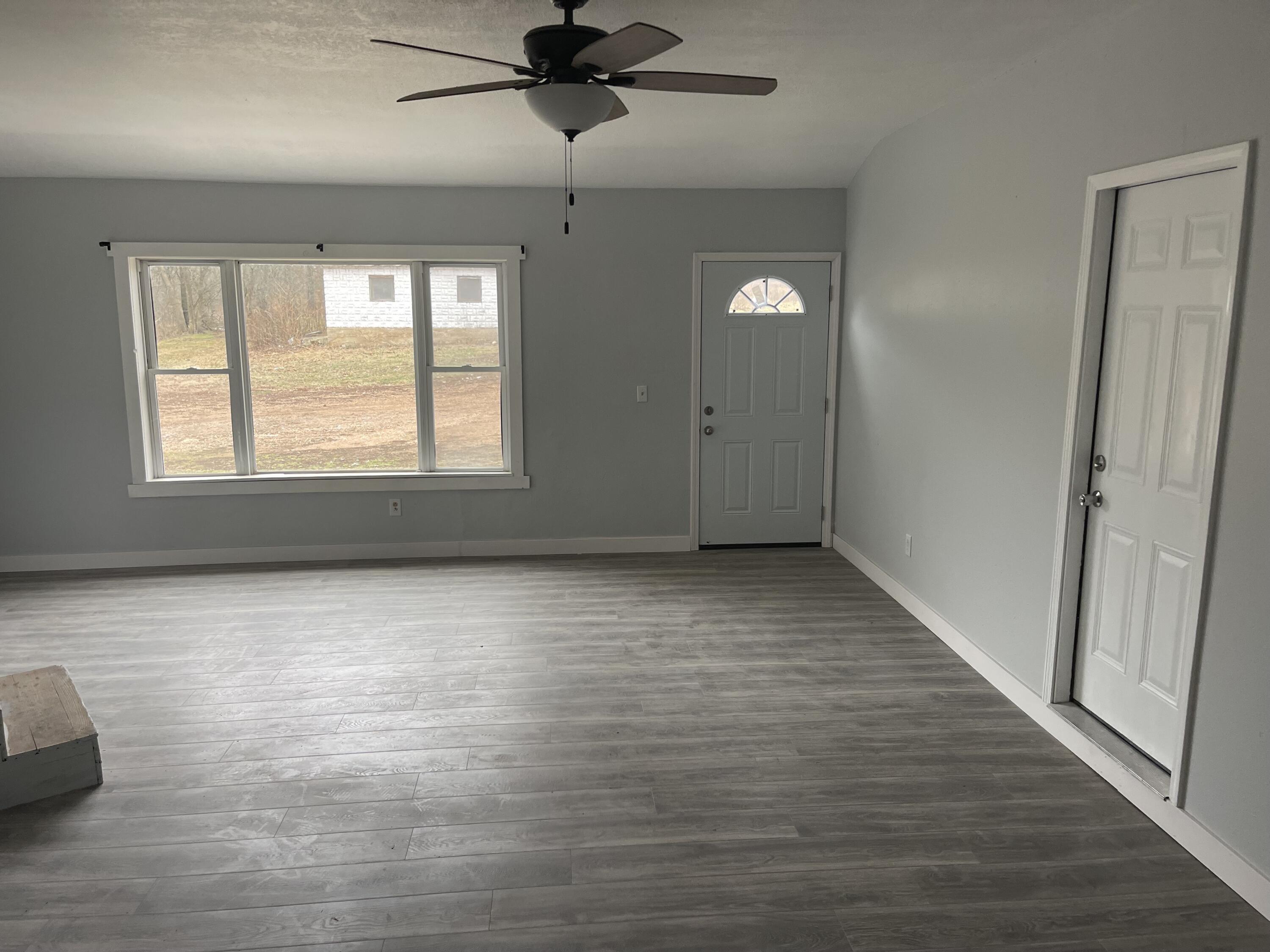 15851 Fox Lane Property Photo 6