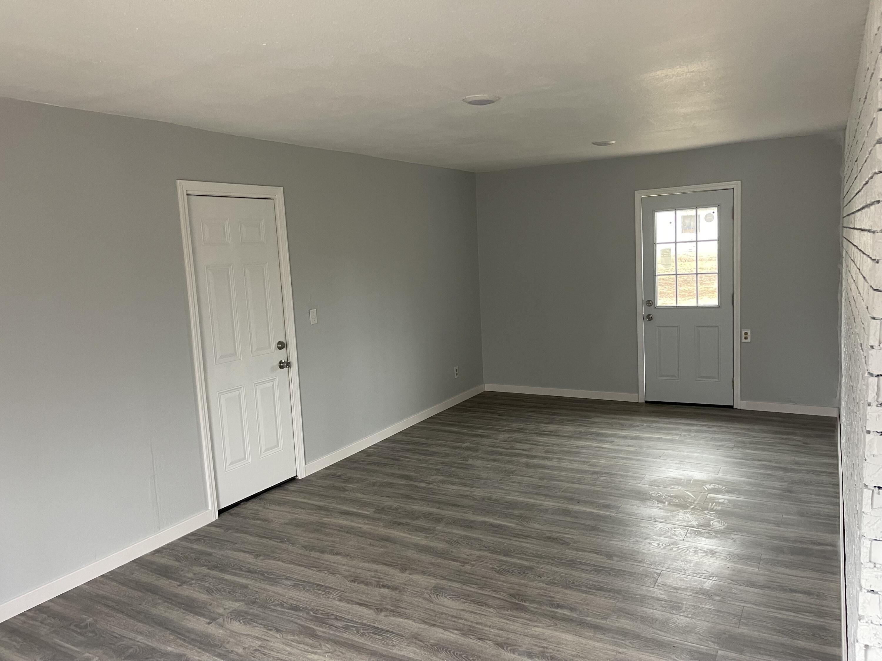 15851 Fox Lane Property Photo 8
