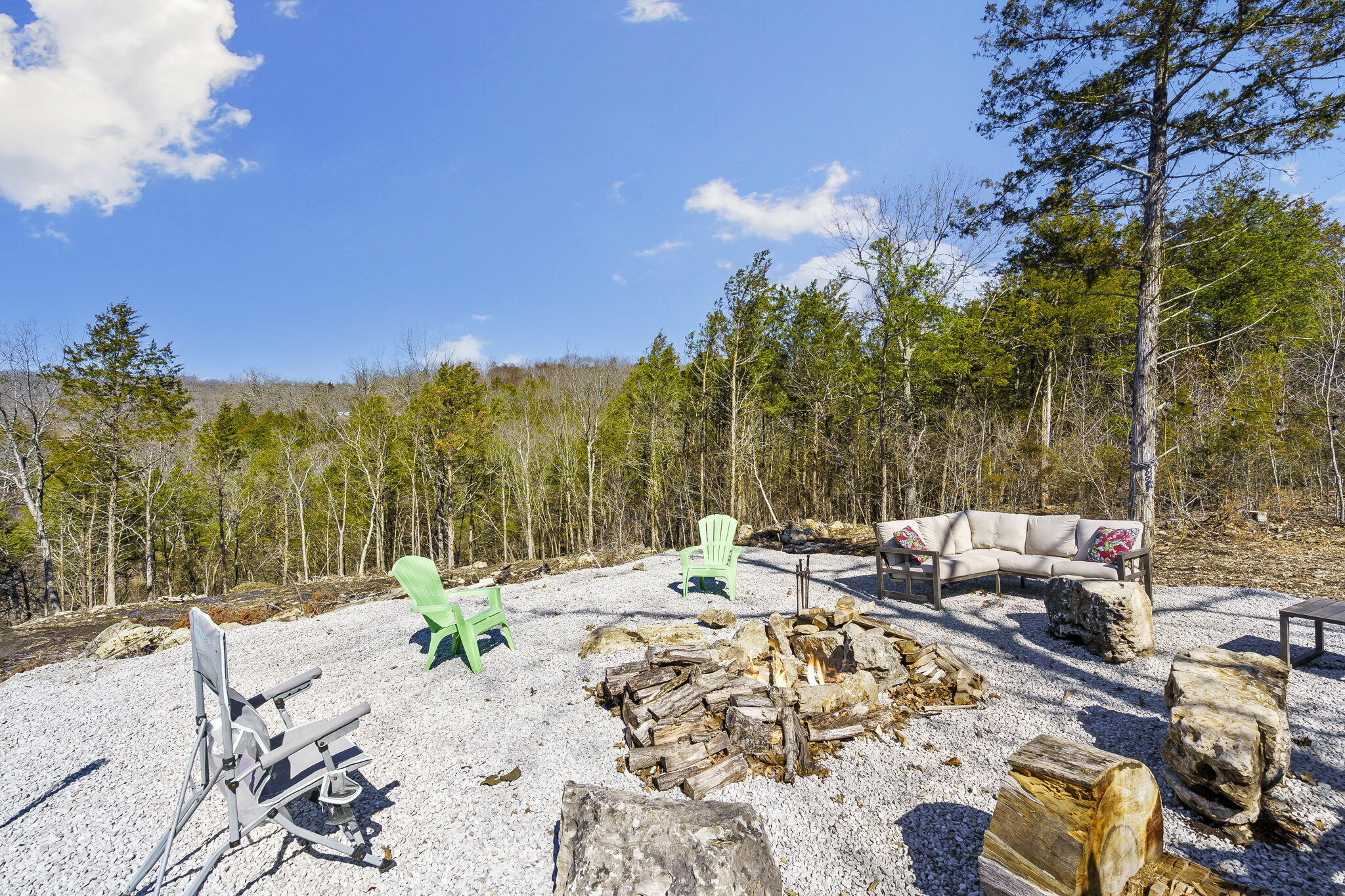 645 Everest Road Property Photo 14