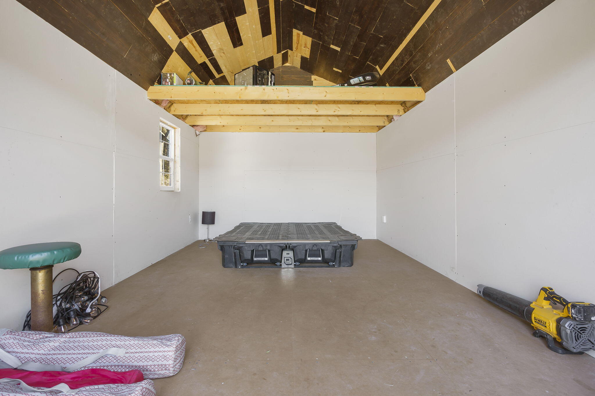 645 Everest Road Property Photo 20