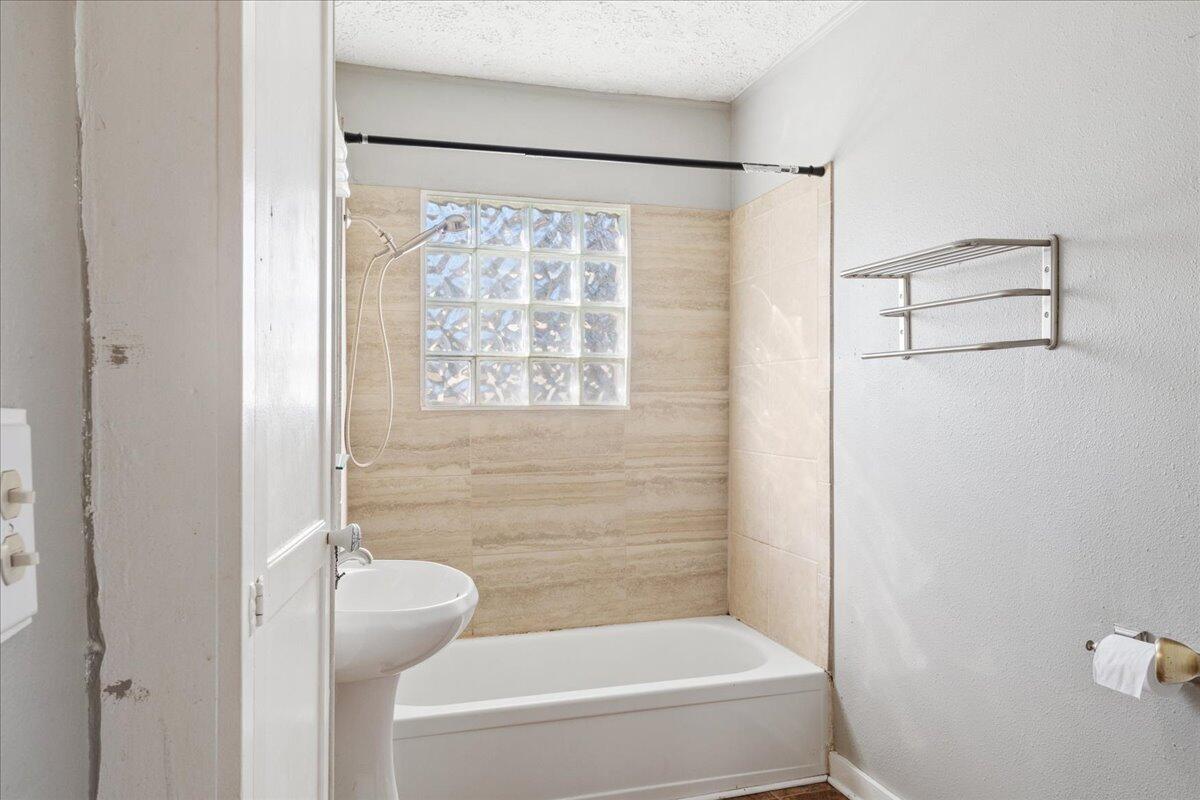 2139 North Benton Avenue Property Photo 11
