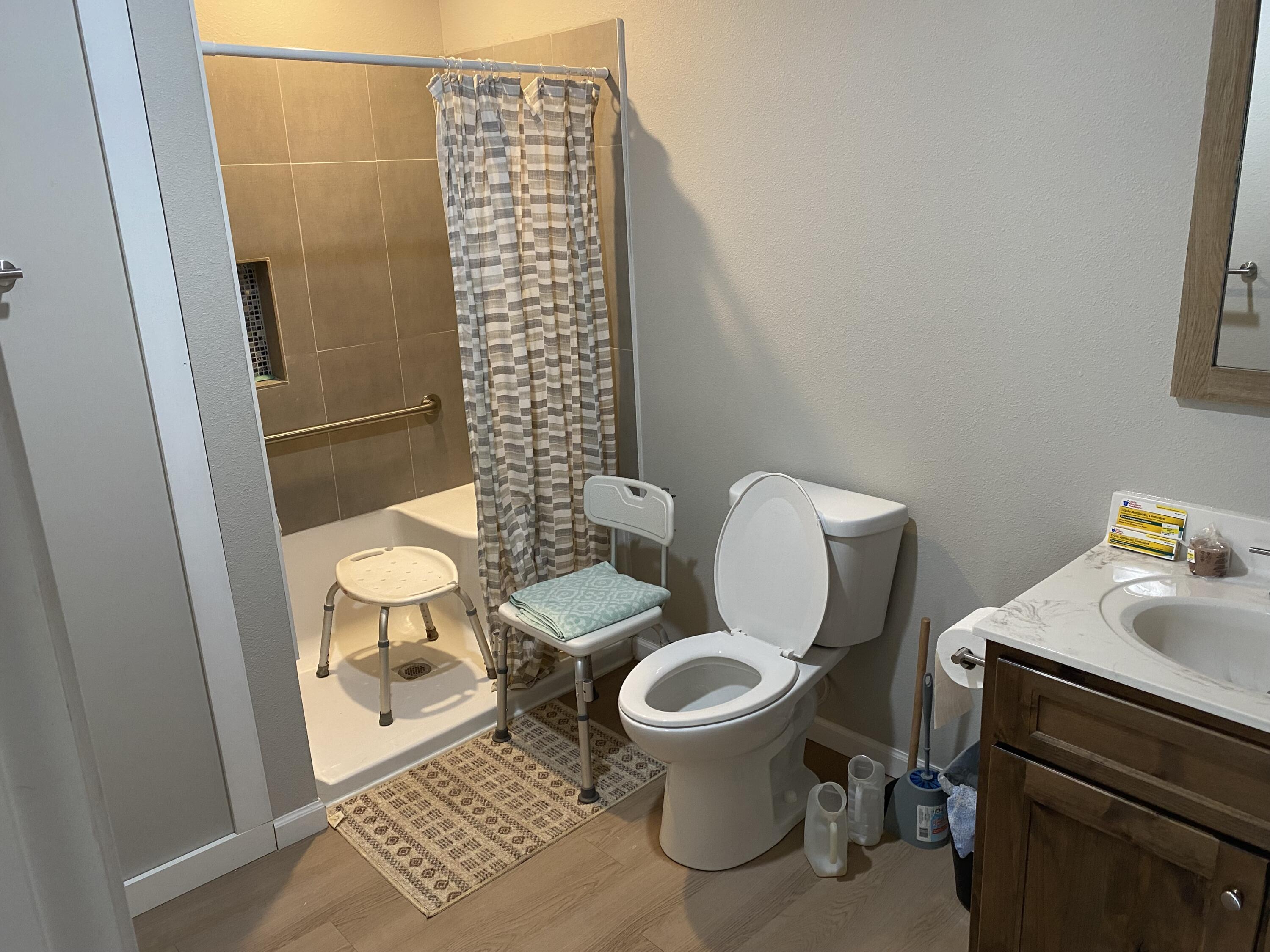 885 West Thoroughfare Street Property Photo 14