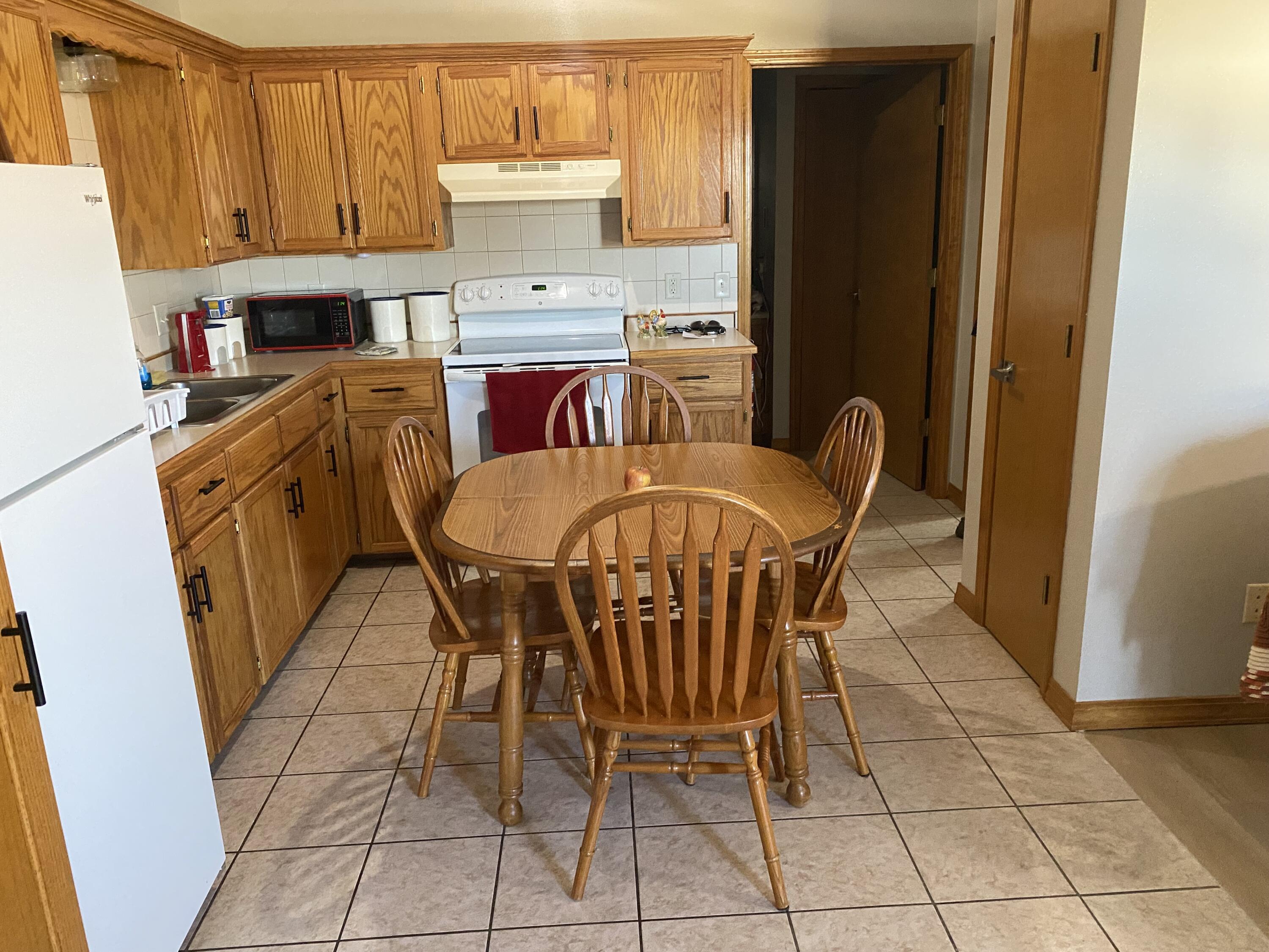 885 West Thoroughfare Street Property Photo 19