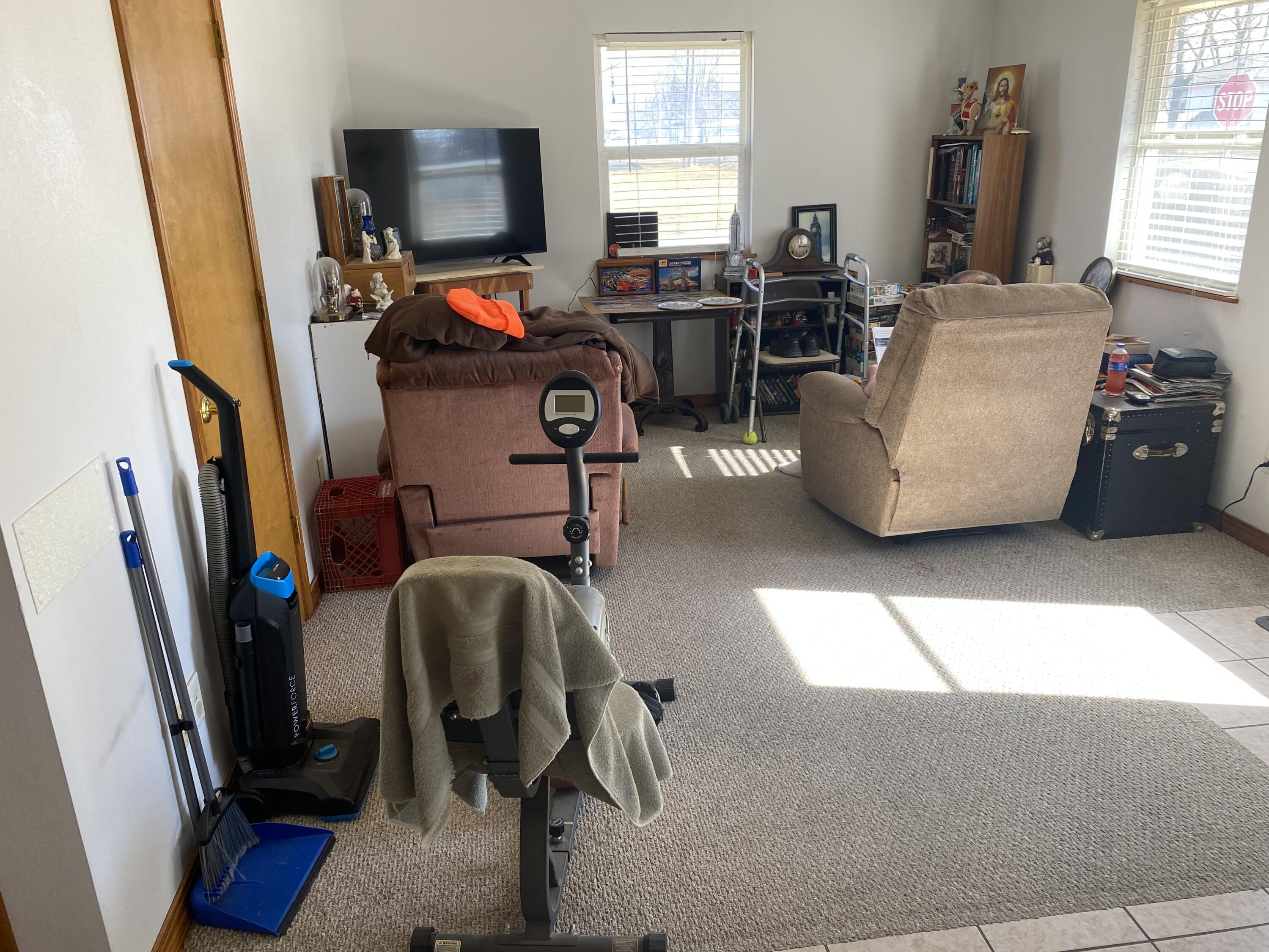 885 West Thoroughfare Street Property Photo 20