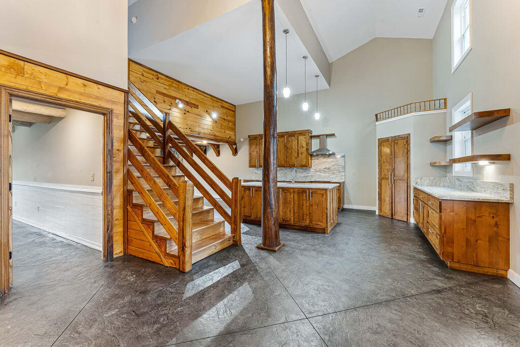 167 Wilshire Property Photo 12