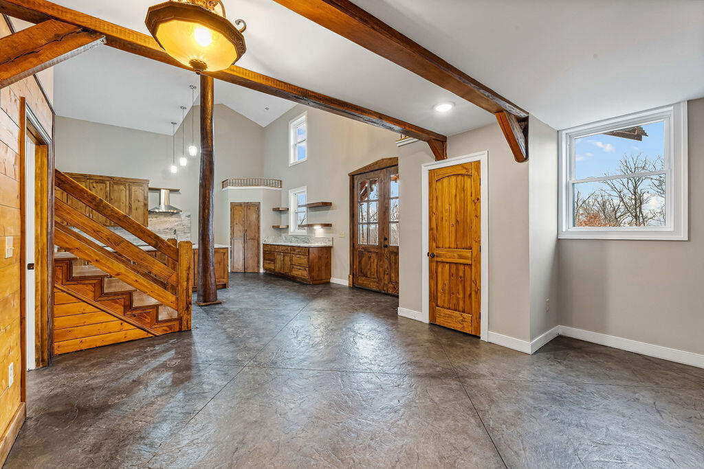 167 Wilshire Property Photo 13