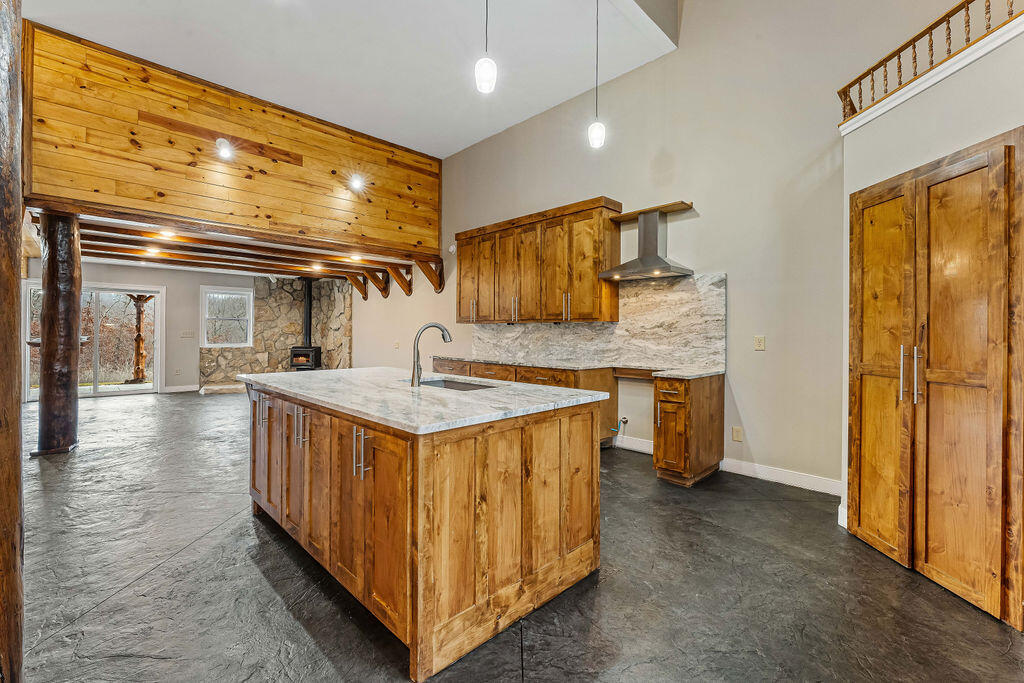 167 Wilshire Property Photo 14
