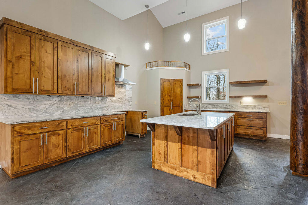 167 Wilshire Property Photo 15