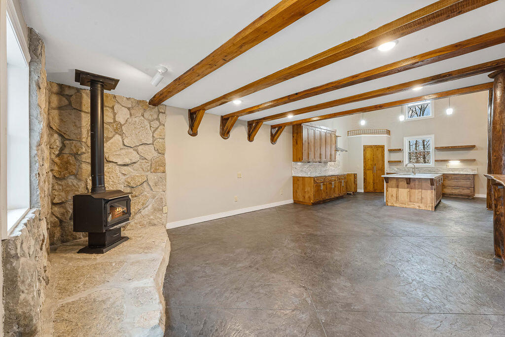 167 Wilshire Property Photo 18
