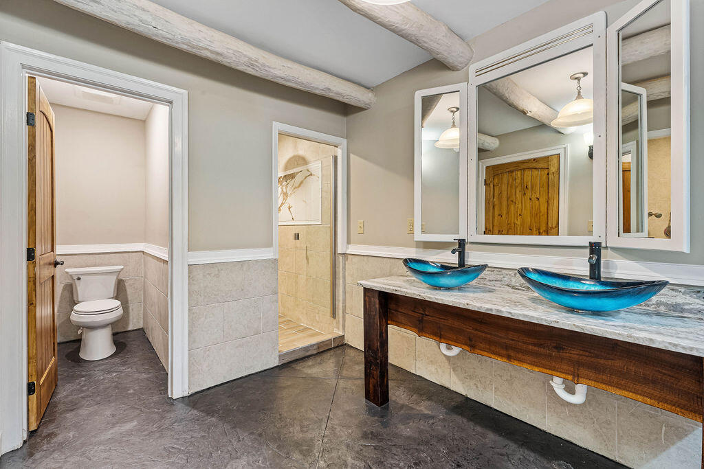 167 Wilshire Property Photo 25