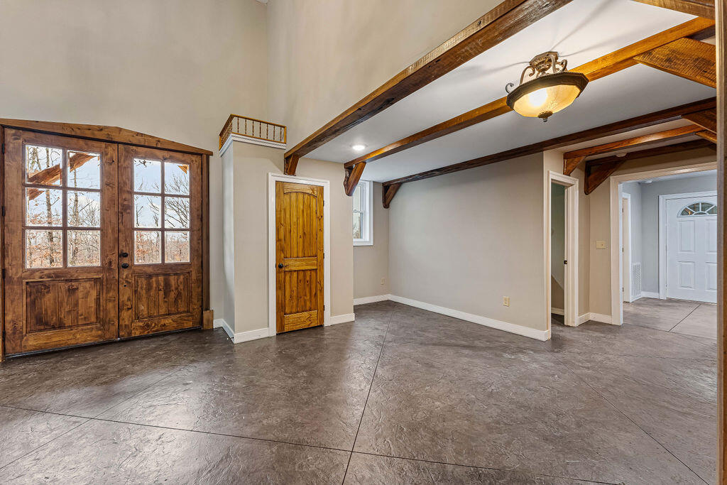 167 Wilshire Property Photo 28