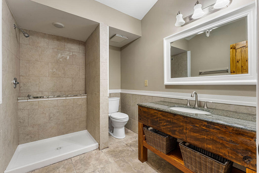 167 Wilshire Property Photo 37