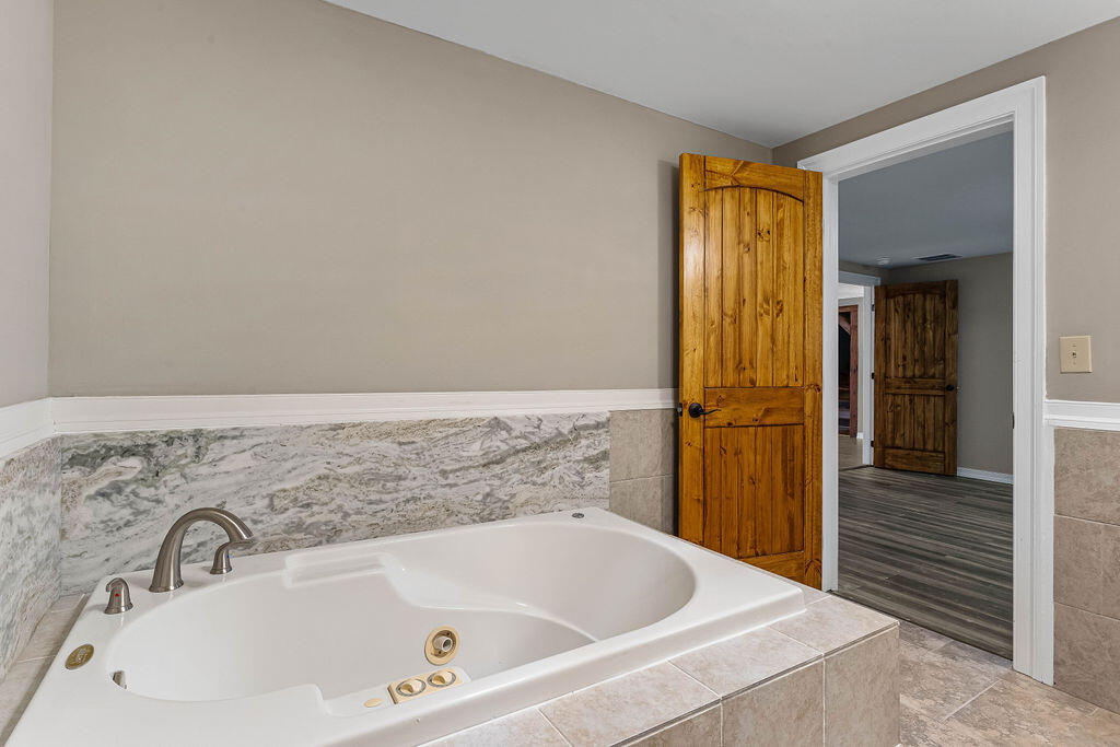 167 Wilshire Property Photo 45