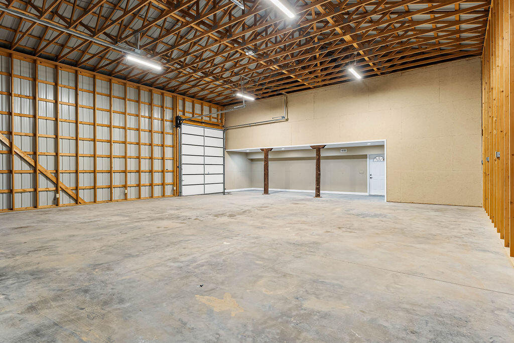 167 Wilshire Property Photo 50