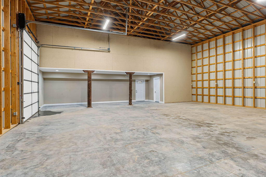 167 Wilshire Property Photo 51