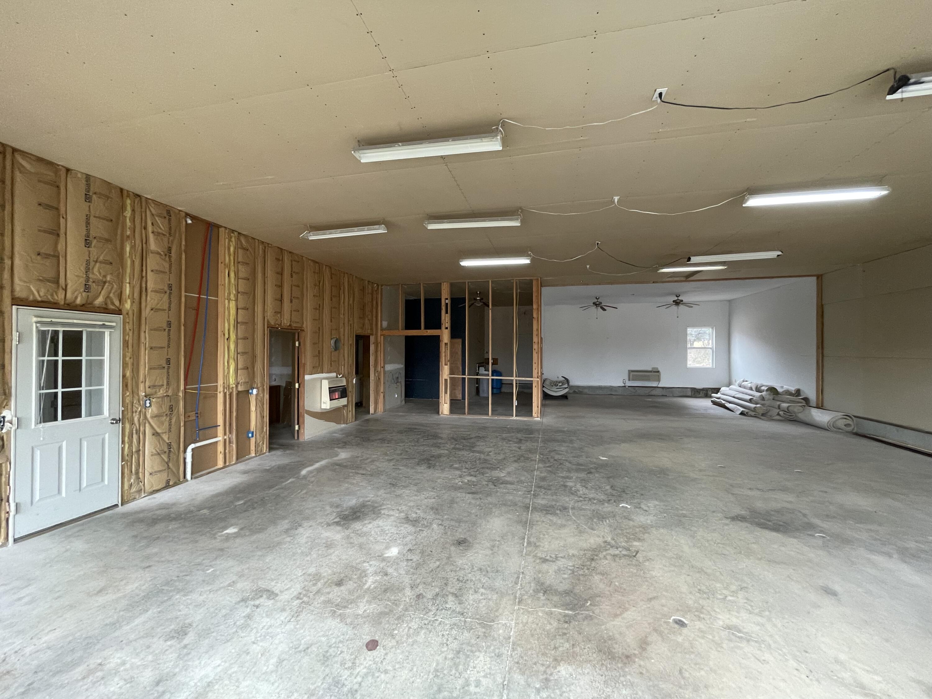 8906 Outer Road Property Photo 5