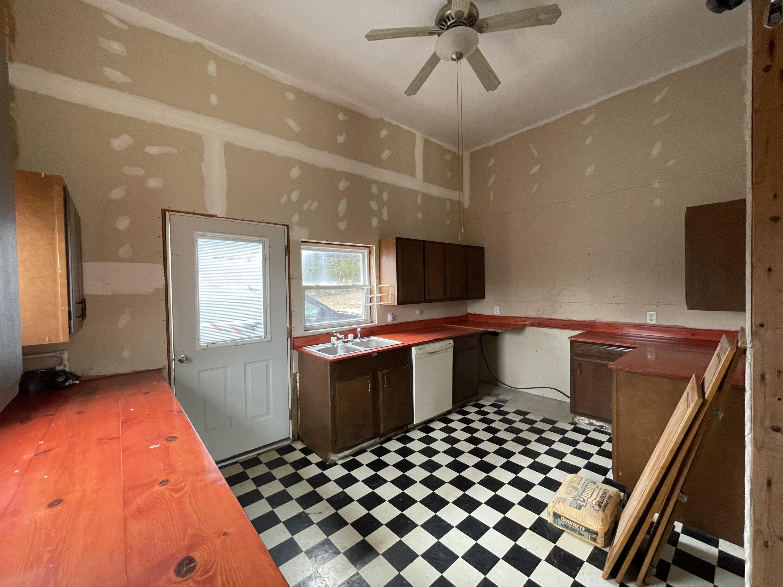 8906 Outer Road Property Photo 16