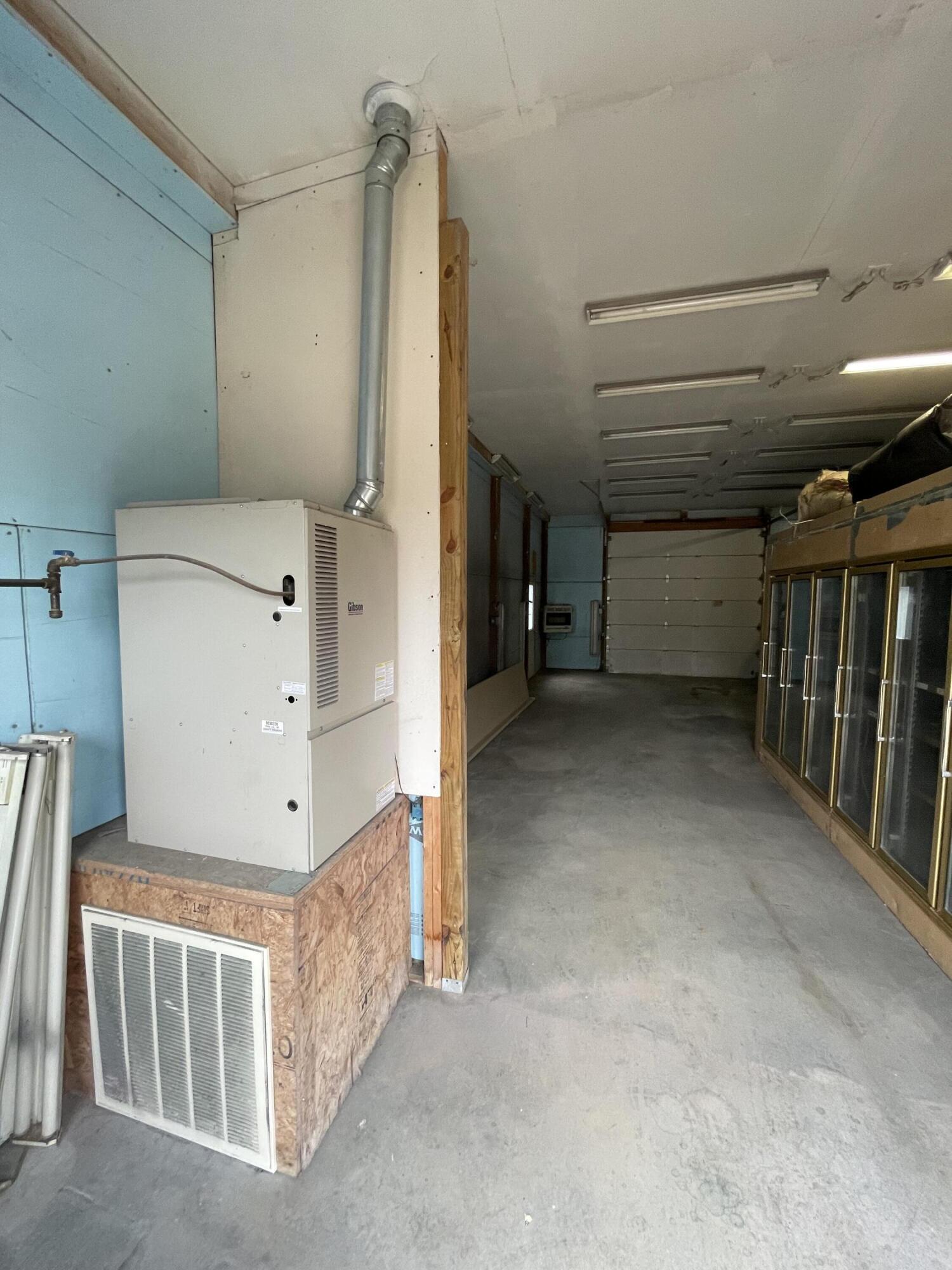 8906 Outer Road Property Photo 22