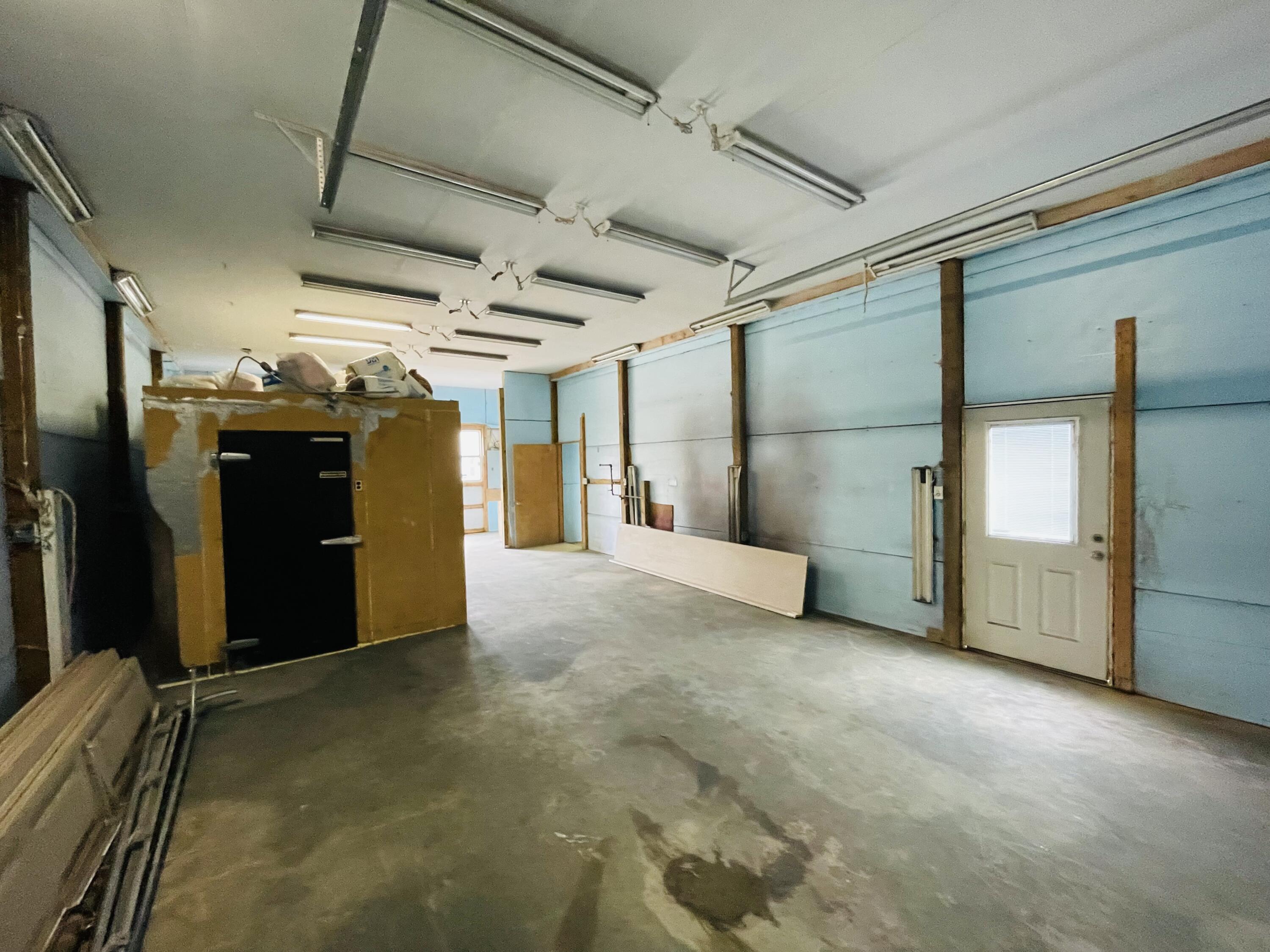 8906 Outer Road Property Photo 24
