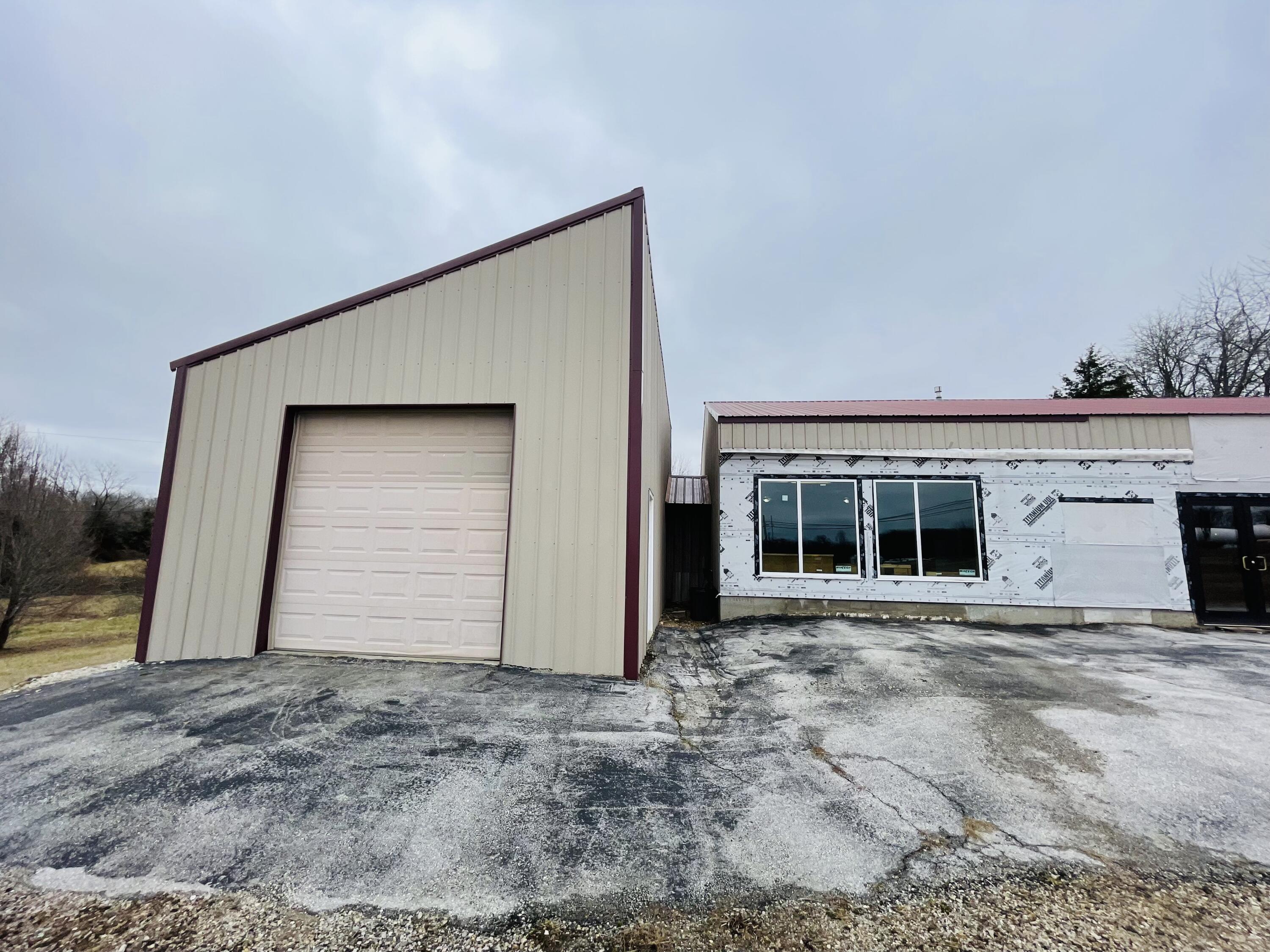 8906 Outer Road Property Photo 27