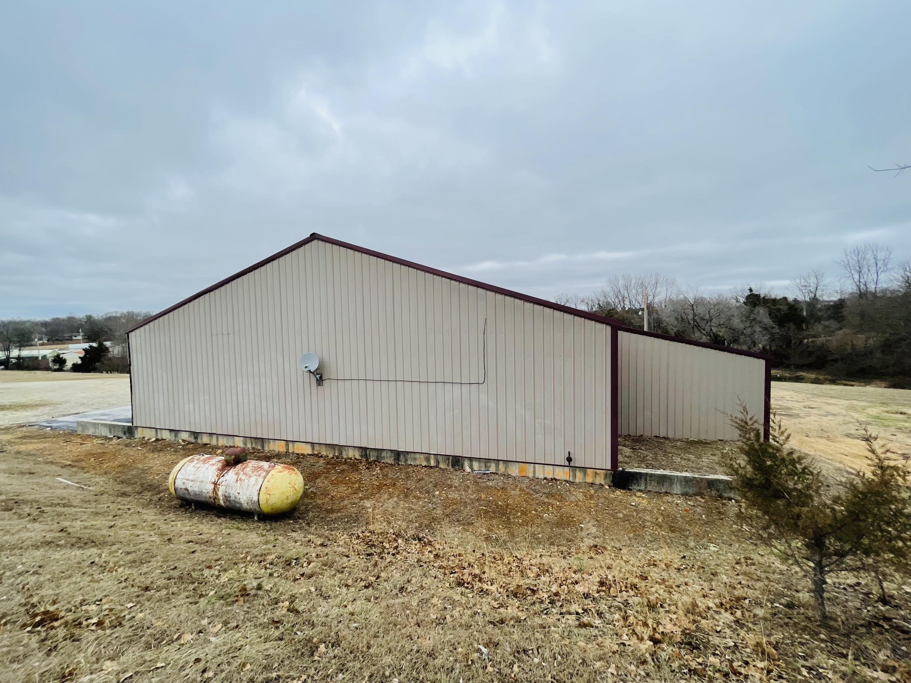 8906 Outer Road Property Photo 28