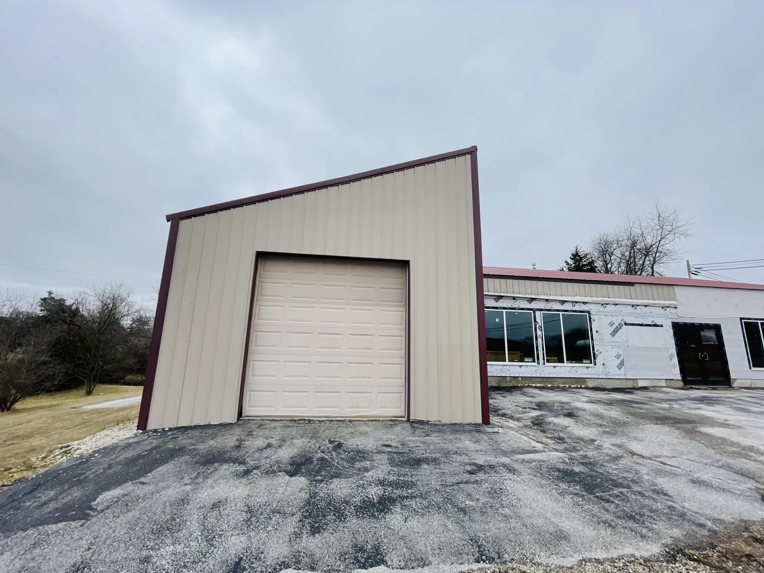 8906 Outer Road Property Photo 32
