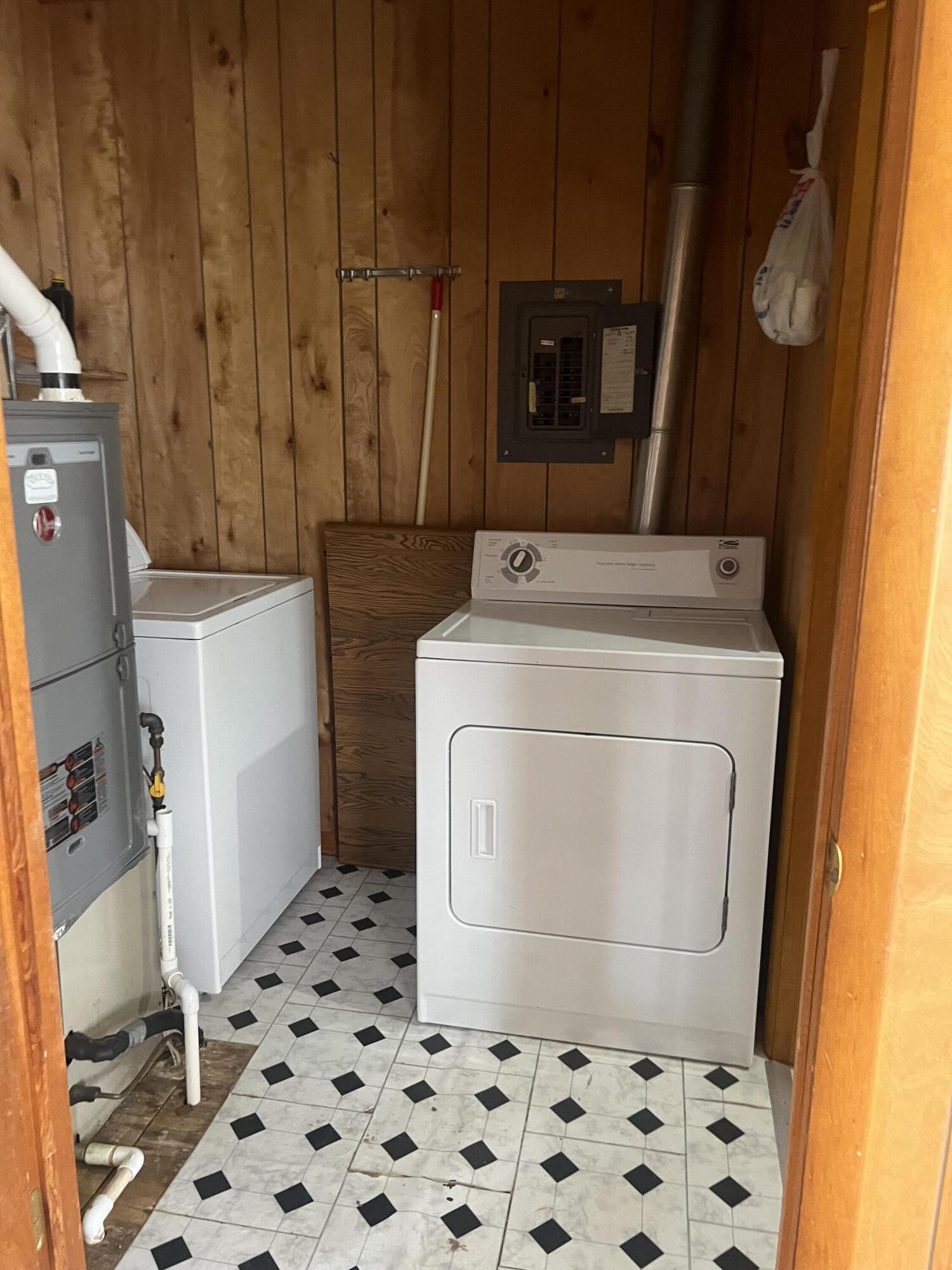 18147 State Route F Property Photo 11