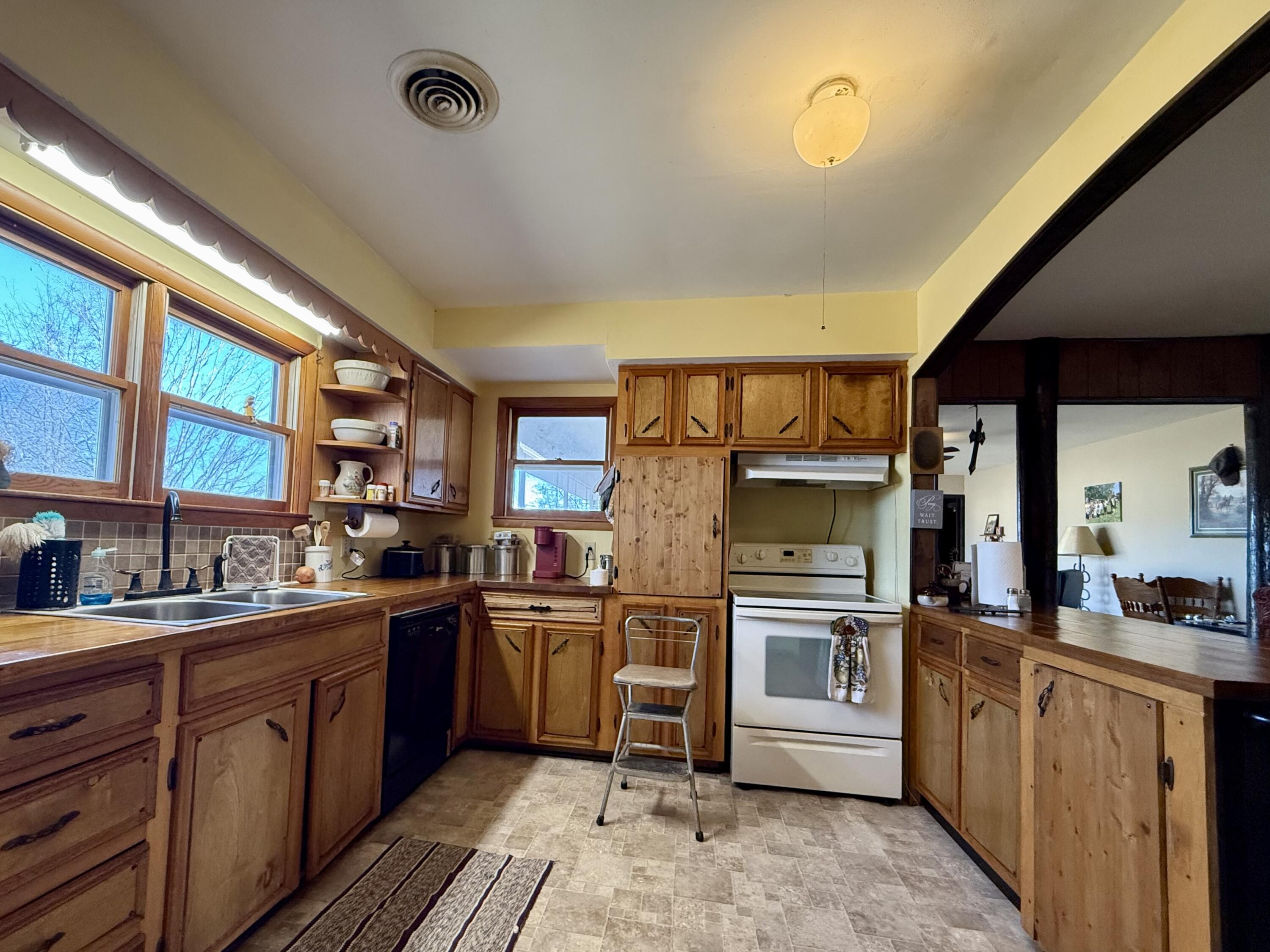 7738 P Highway Property Photo 20