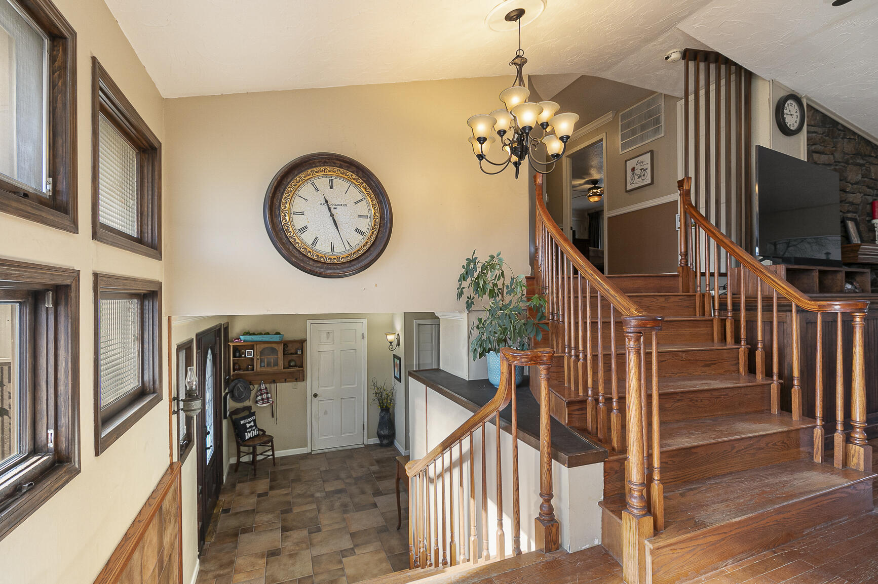 1385 East Laird Street Property Photo 7