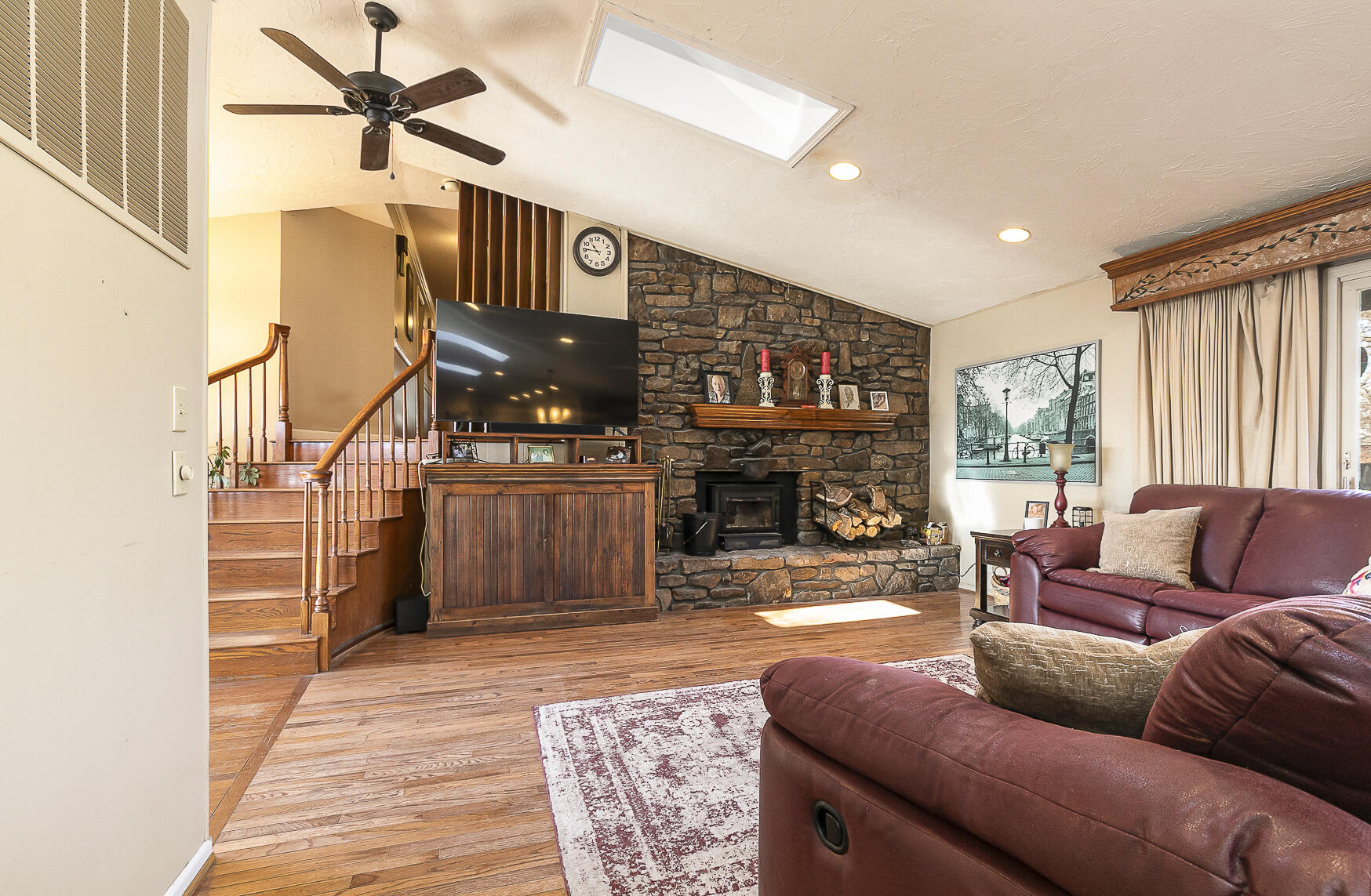 1385 East Laird Street Property Photo 9
